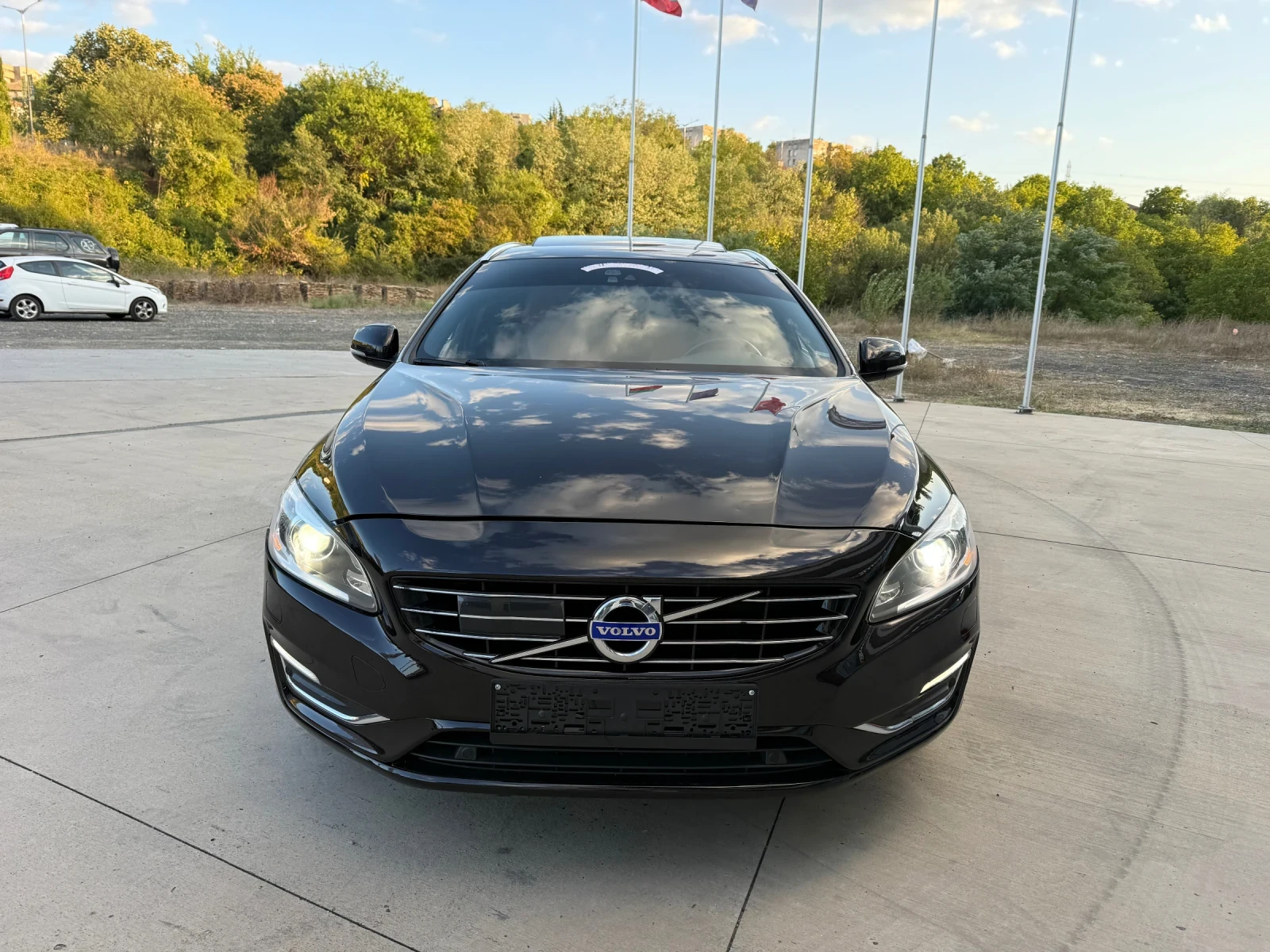 Volvo V60 PREMIUM SOUND/Keyless/Line ass/Distronik/ | Mobile.bg   1
