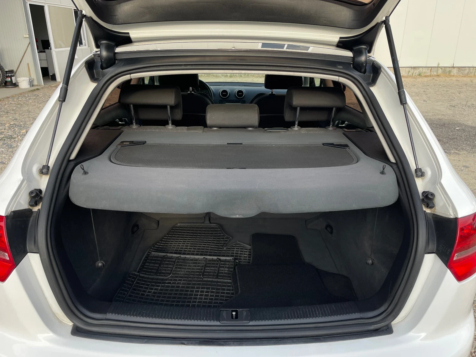 Audi A3 2.0TDI-170к.с./Автоматик/ Панорама/ Пера на волана - изображение 9