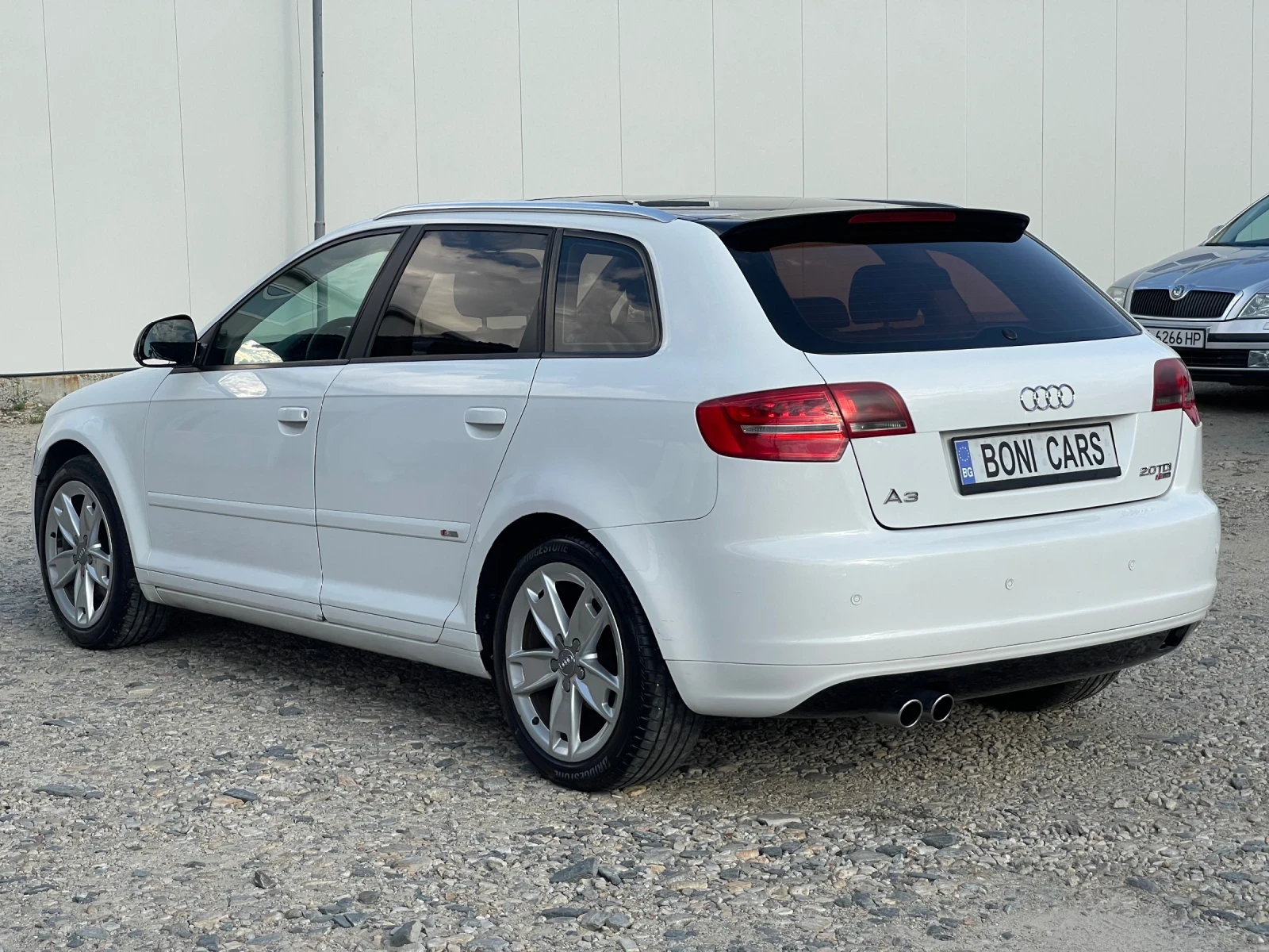 Audi A3 2.0TDI-170к.с./Автоматик/ Панорама/ Пера на волана - изображение 7