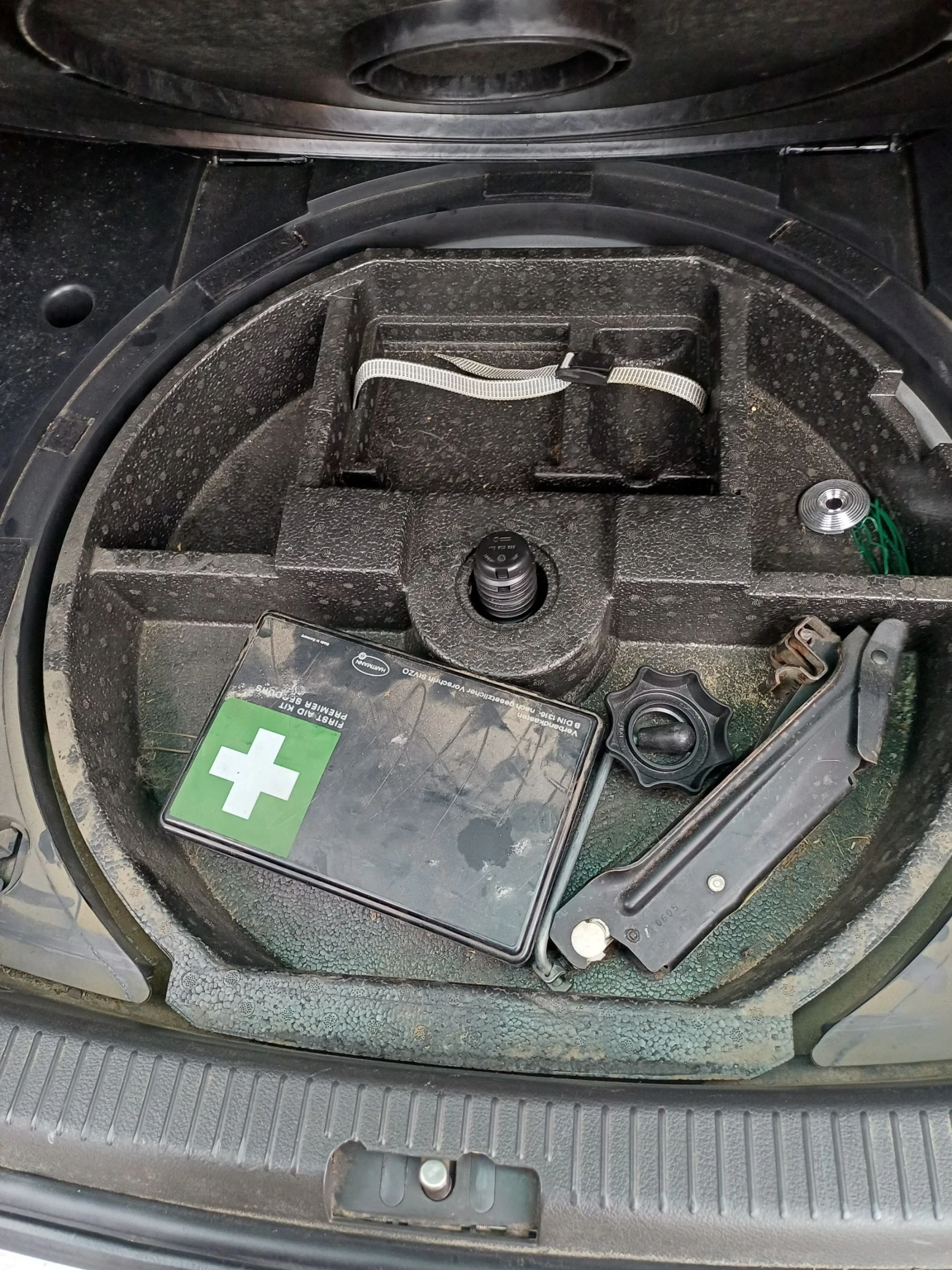 VW Touran 2.0 6ск 140 кс - изображение 5