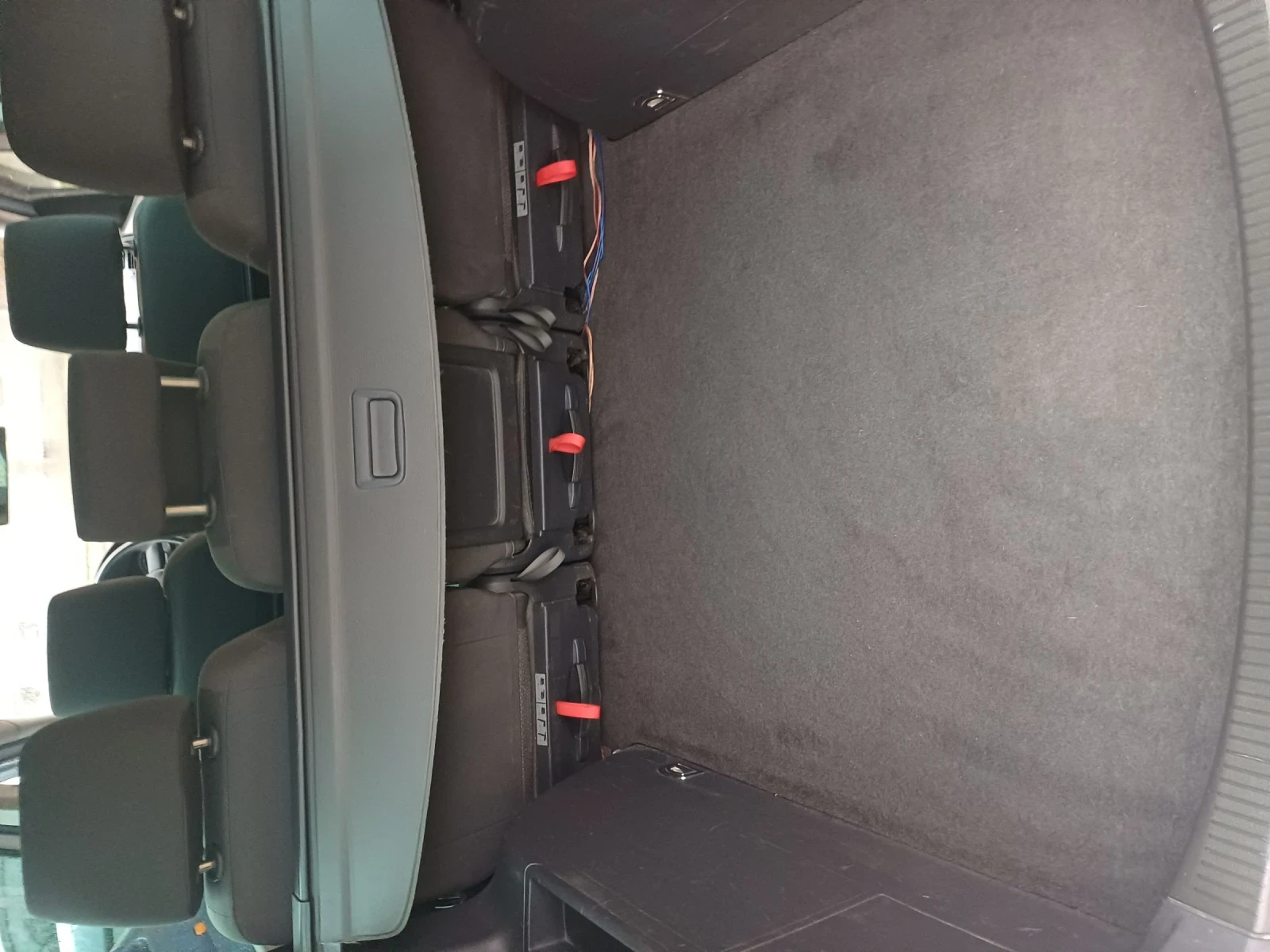 VW Touran 2.0 6ск 140 кс, снимка 7 - Автомобили и джипове - 53128007