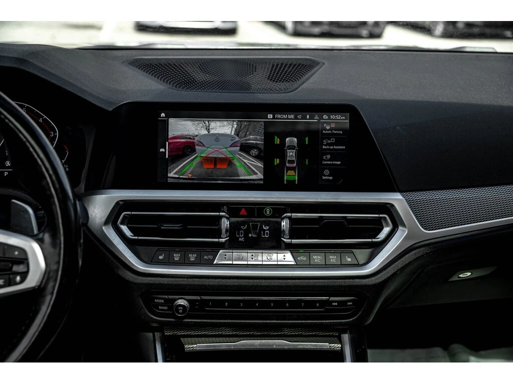 BMW 330 i xDrive* M-PACK* HUD* ADAPTIVE* CAM*  - изображение 9