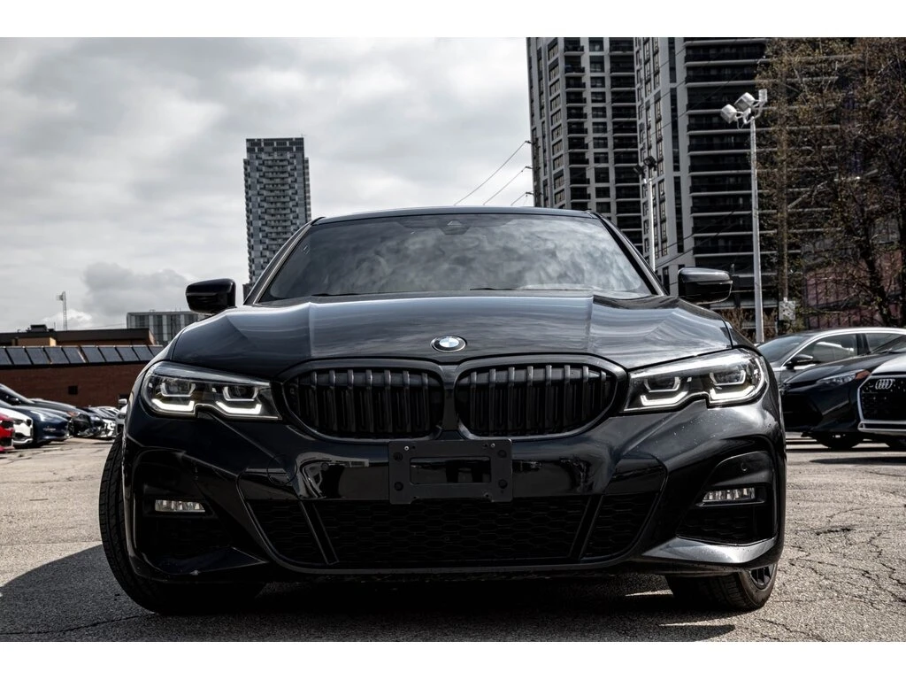 BMW 330 i xDrive* M-PACK* HUD* ADAPTIVE* CAM*  - изображение 2