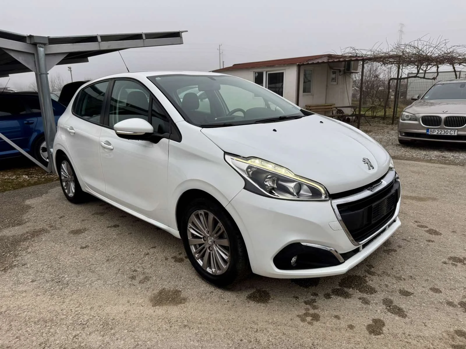 Peugeot 208 1.2i 54хил.км.FaceLift - изображение 3