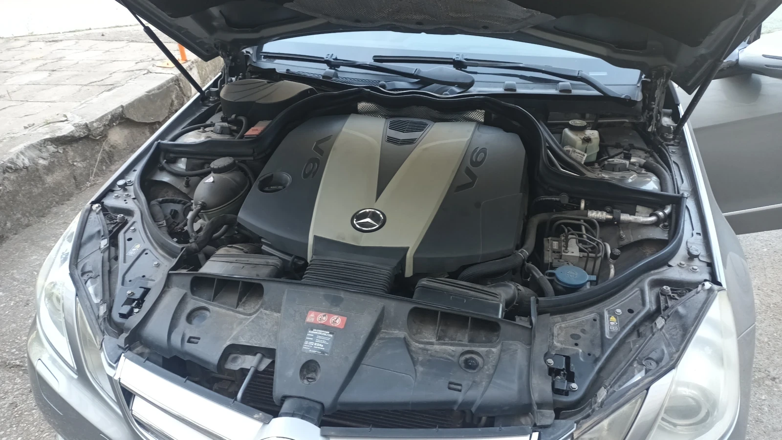 Mercedes-Benz E 350, снимка 11 - Автомобили и джипове - 55595490