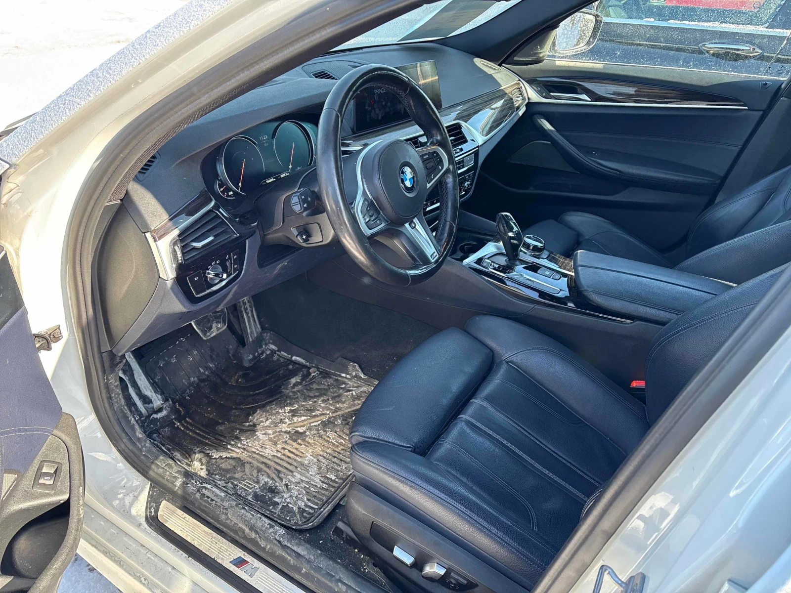 BMW 530 Xi* M-Pack* Harman Kardon* HUD* Soft close - изображение 6