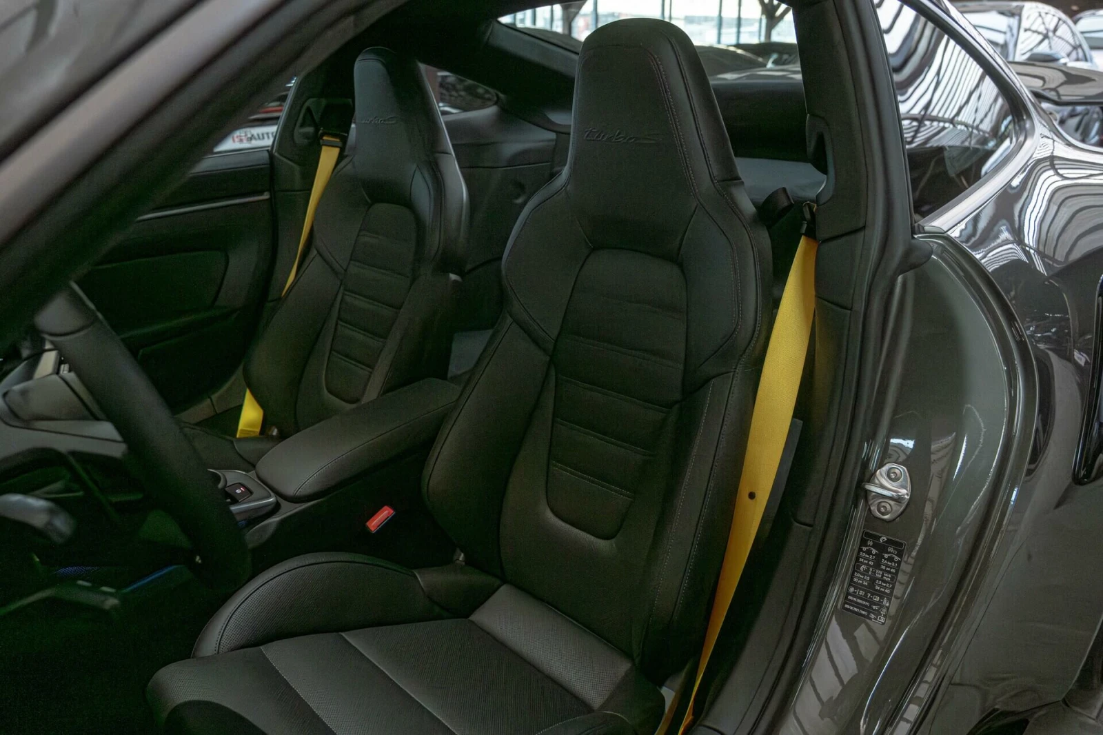 Porsche 911 Turbo S Hybrid/PDCC/PCCB/PDK/PDLS+ /Камера 360/Bur, снимка 9 - Автомобили и джипове - 53829548