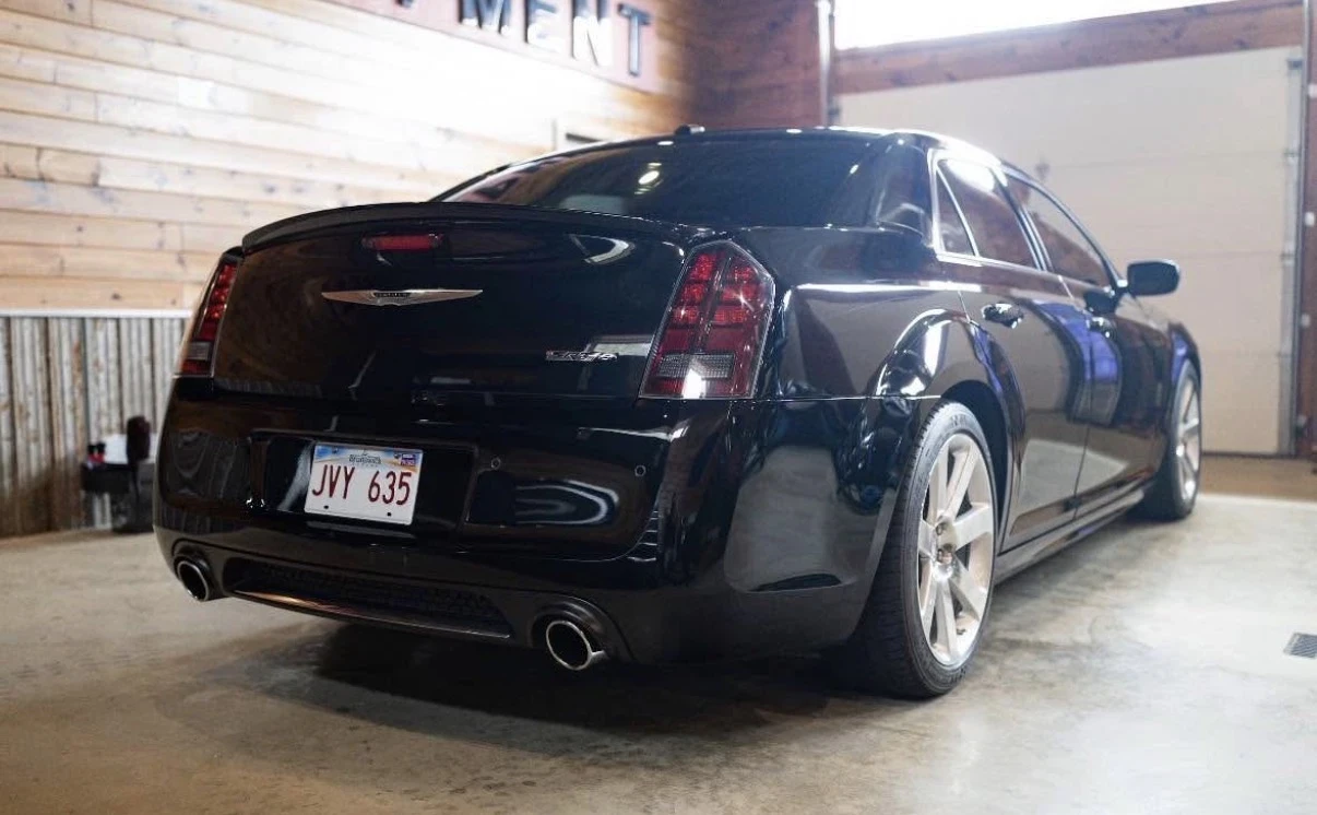 Chrysler 300c SRT8 / 6.4 V8 / 30K KM / ОБДУХВАНЕ / HARMON KARDON, снимка 3 - Автомобили и джипове - 54450898