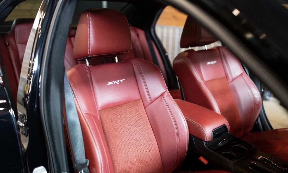 Chrysler 300c SRT8 / 6.4 V8 / 30K KM / ОБДУХВАНЕ / HARMON KARDON, снимка 7 - Автомобили и джипове - 54450898