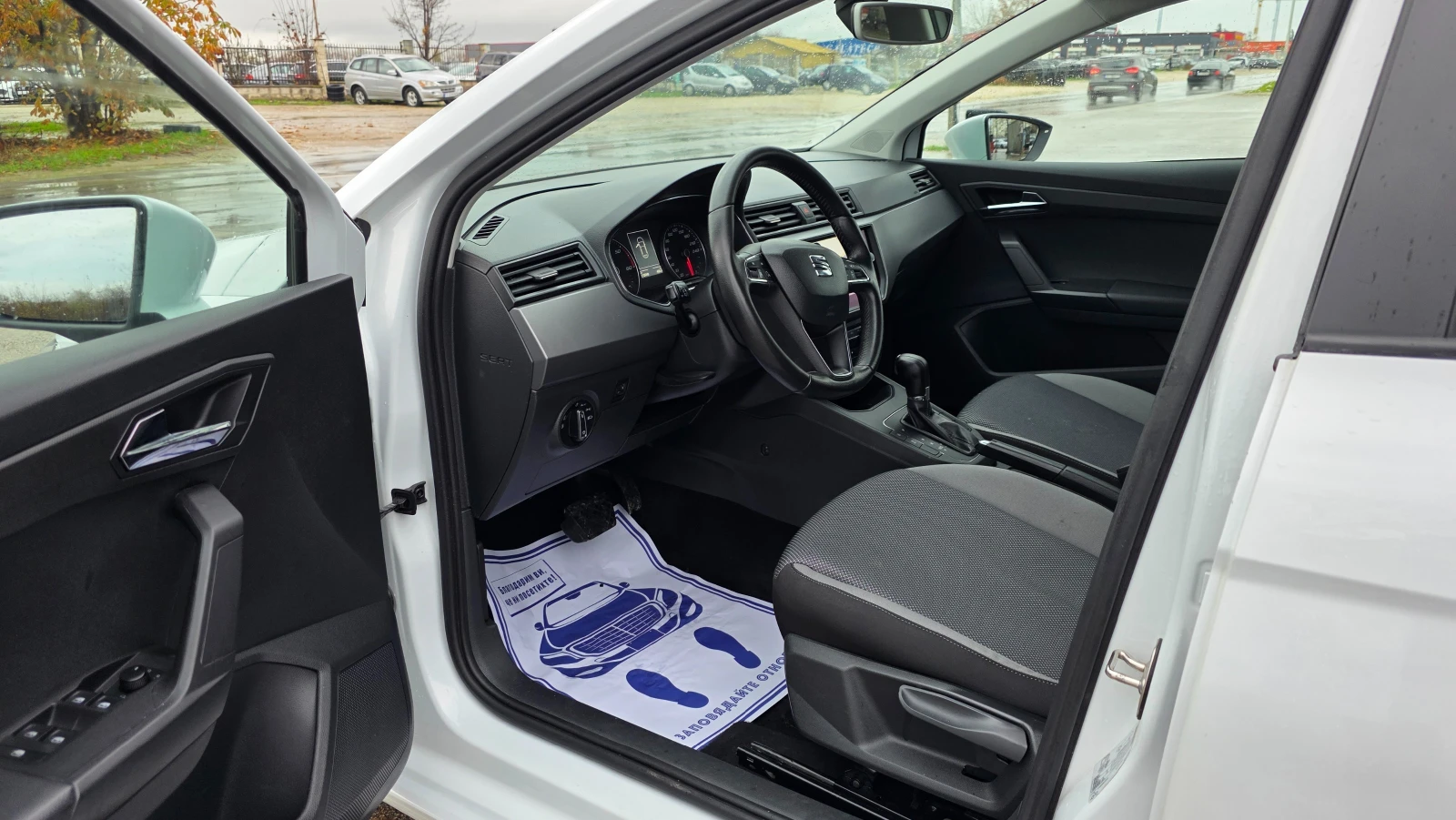 Seat Ibiza ЧИСТО НОВА, снимка 8 - Автомобили и джипове - 54663801