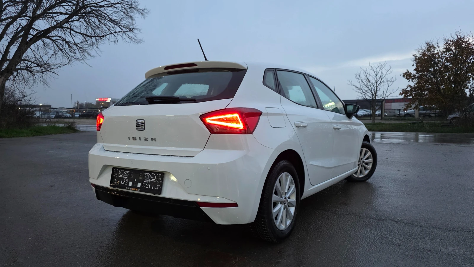 Seat Ibiza ЧИСТО НОВА, снимка 4 - Автомобили и джипове - 54663801