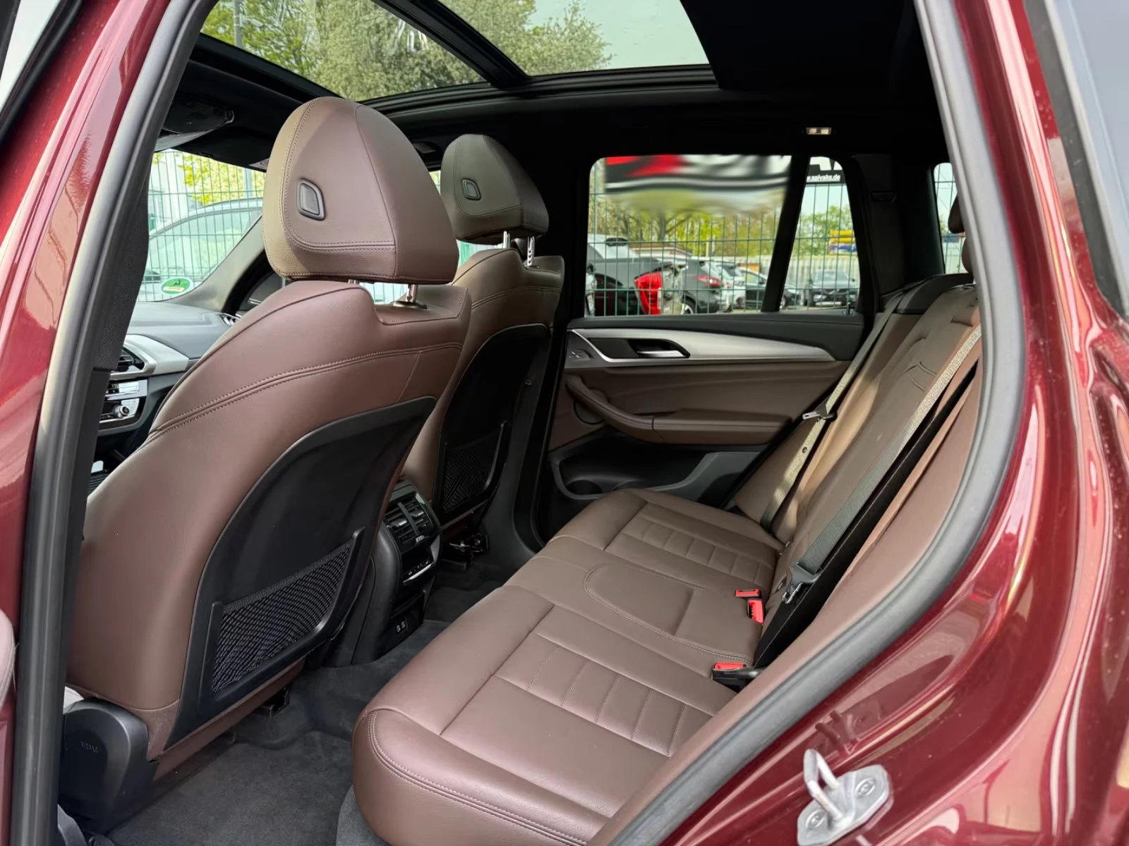BMW iX3 IMPRESSIVE/286HP/M-SPORT/PANO/HUD/360/H&K/394q, снимка 15 - Автомобили и джипове - 54856005