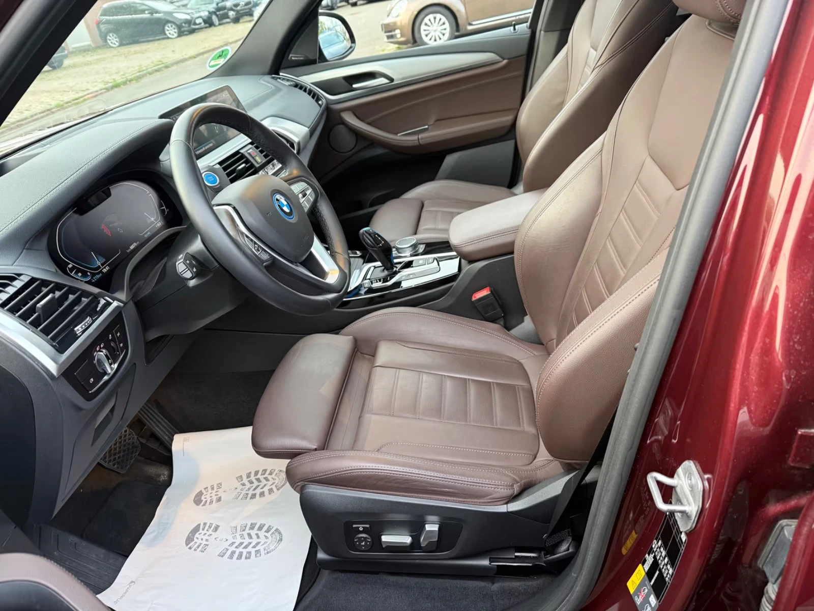 BMW iX3 IMPRESSIVE/286HP/M-SPORT/PANO/HUD/360/H&K/394q, снимка 8 - Автомобили и джипове - 54856005