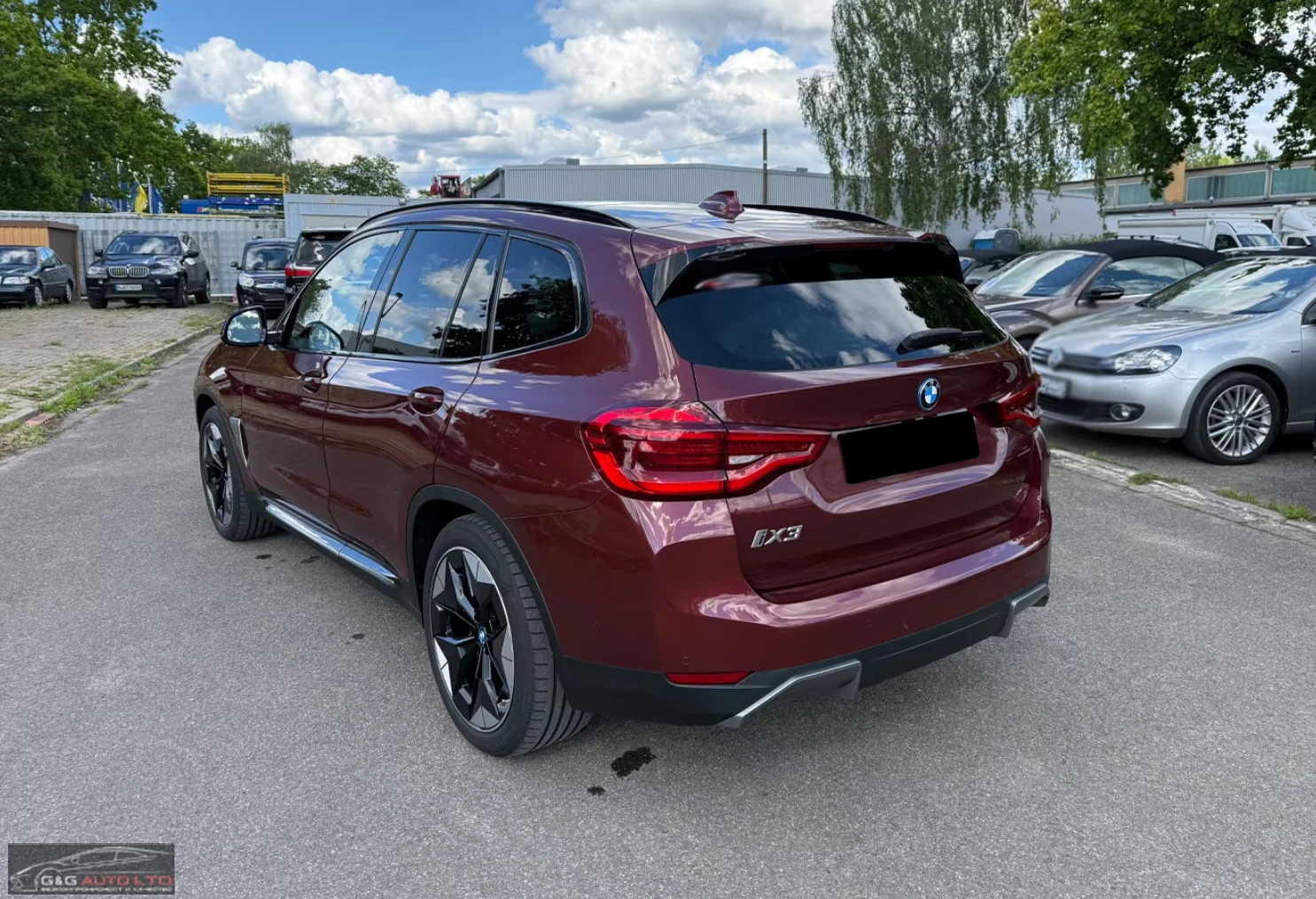 BMW iX3 IMPRESSIVE/286HP/M-SPORT/PANO/HUD/360/H&K/394q, снимка 4 - Автомобили и джипове - 54856005