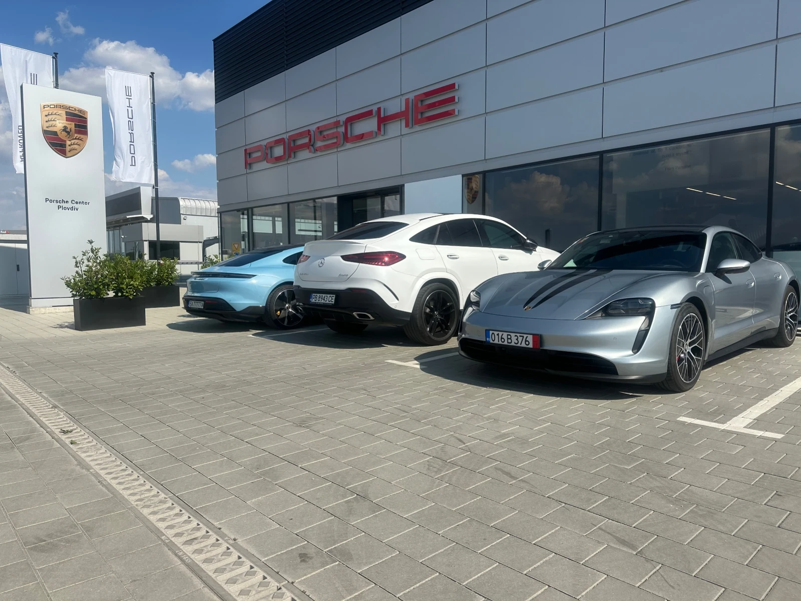 Porsche Taycan 4S 4х4 Дистроник Камера Панорама BOSE, снимка 8 - Автомобили и джипове - 55063017
