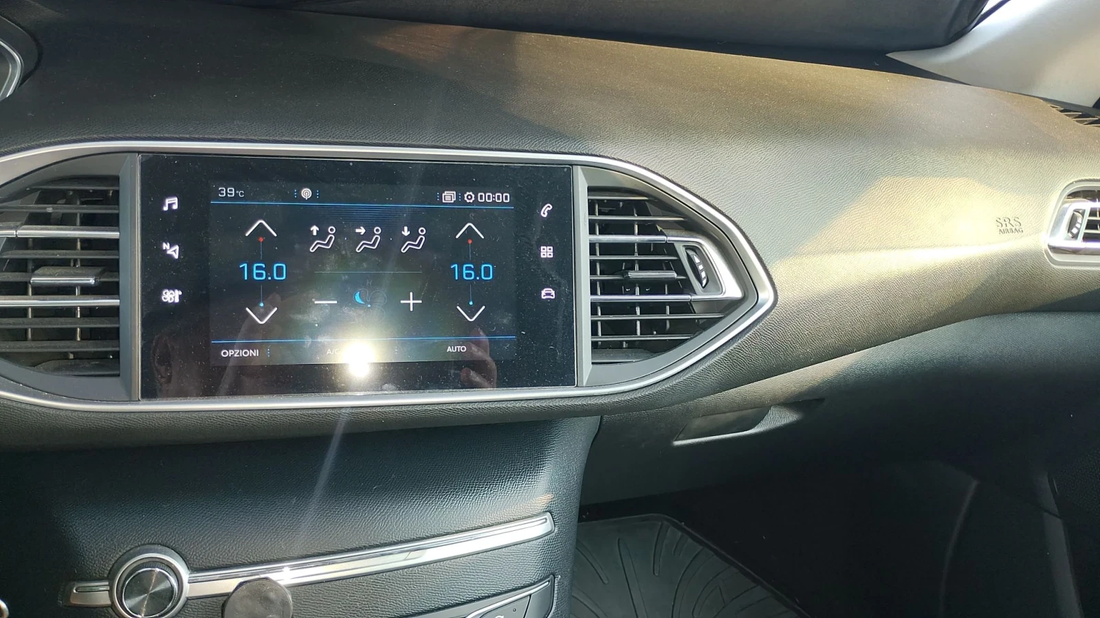 Peugeot 308 1.5 хдй автомат, снимка 5 - Автомобили и джипове - 55530793