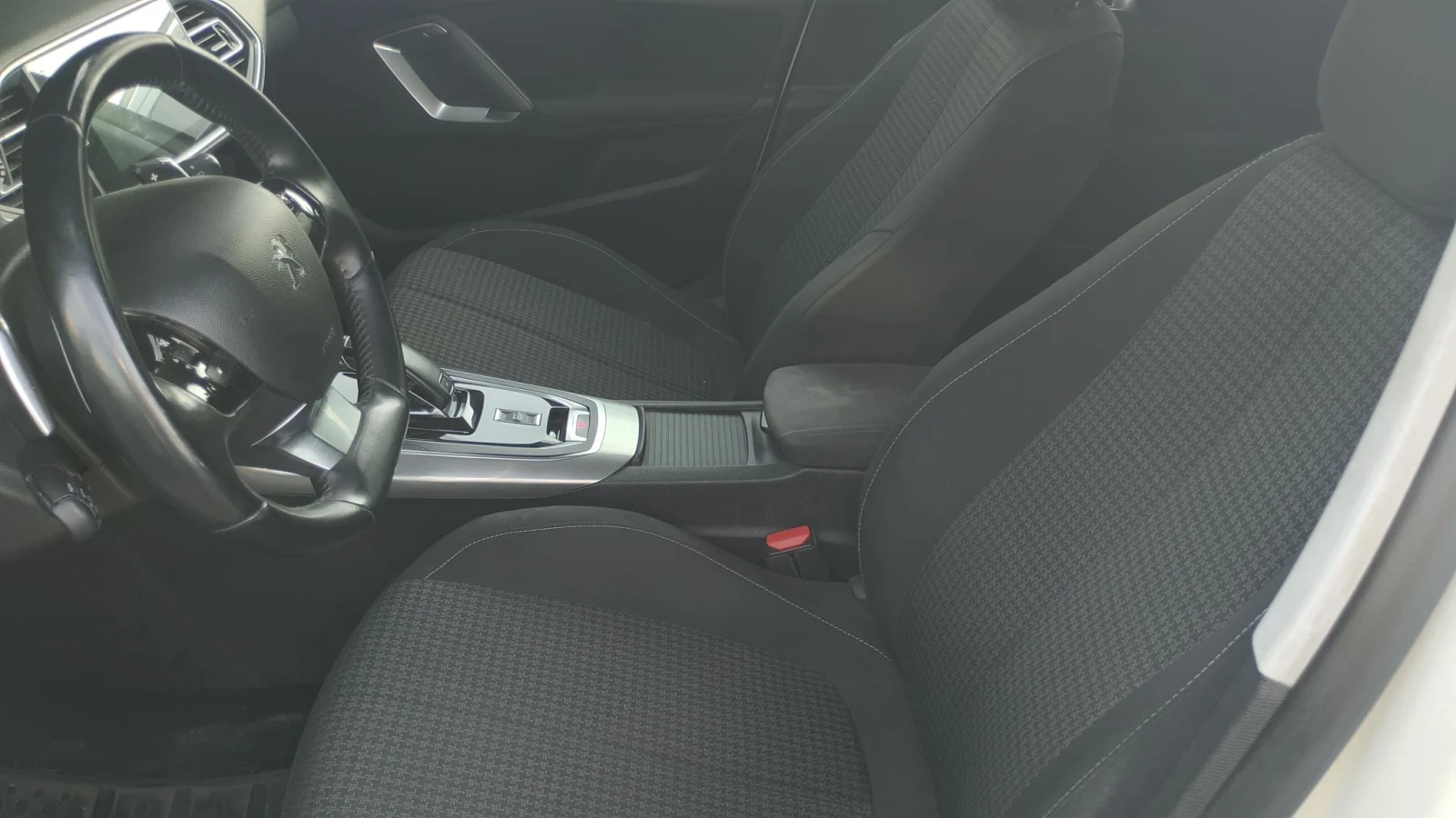 Peugeot 308 1.5 хдй автомат, снимка 13 - Автомобили и джипове - 55530793