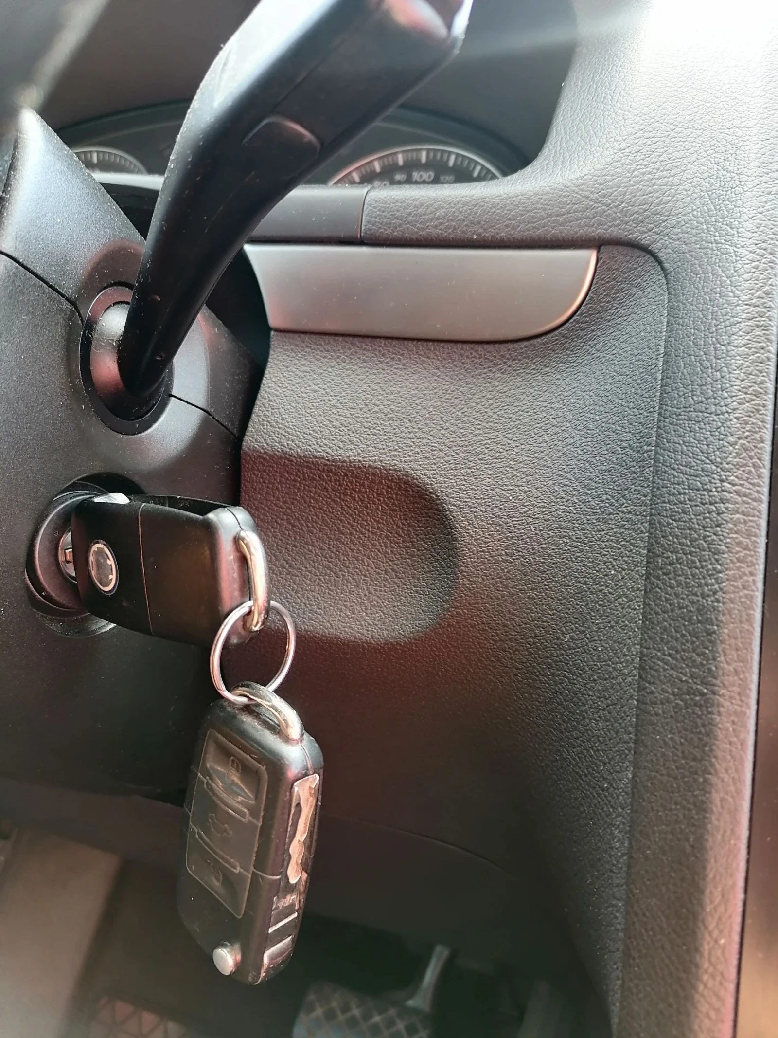VW Touran 2.0TDI/Автомат/7места , снимка 16 - Автомобили и джипове - 55847660