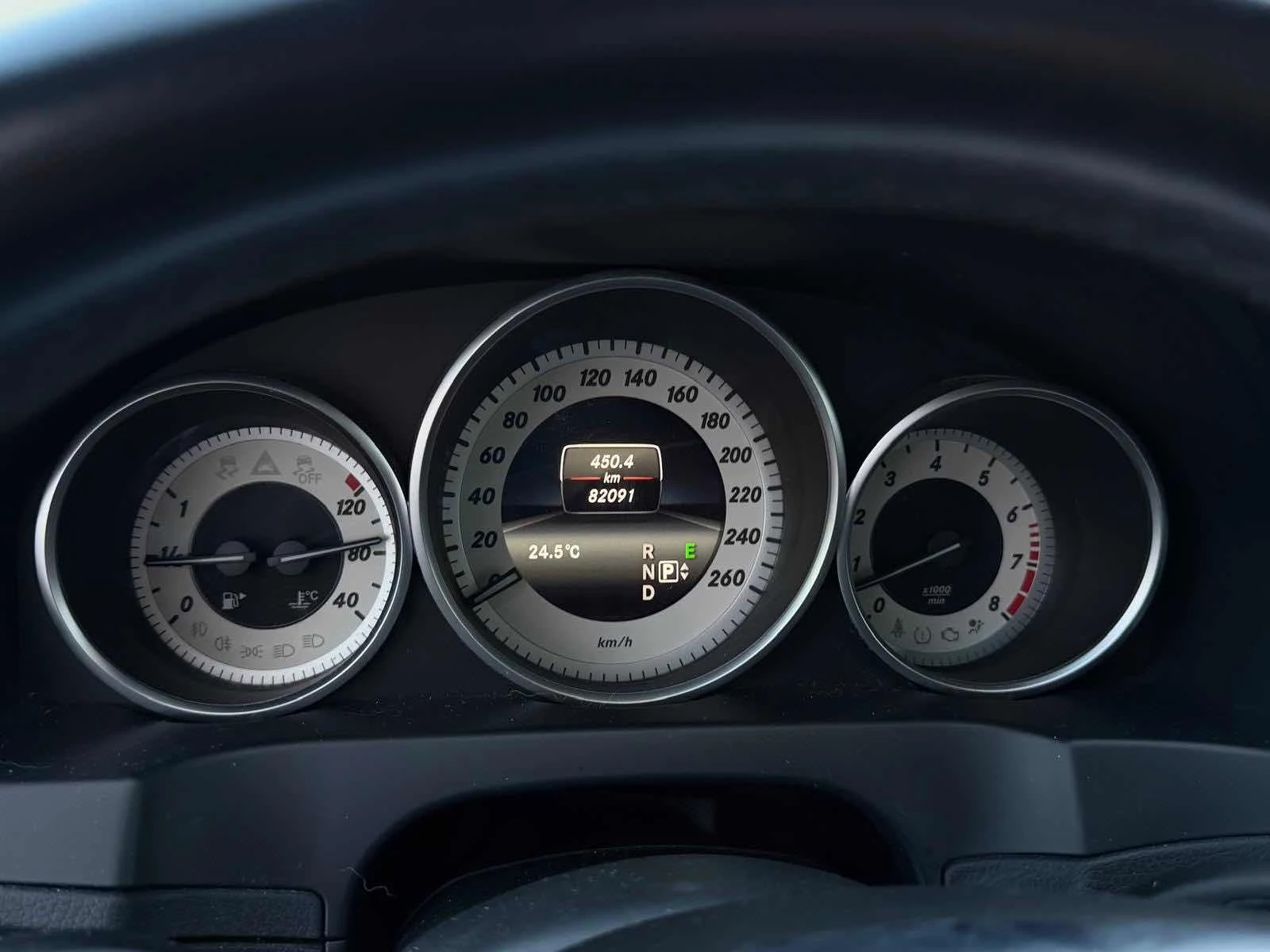 Mercedes-Benz E 400 * АВТОКРЕДИТ БЕЗ ПЪРВОНАЧАЛНА ВНОСКА* , снимка 8 - Автомобили и джипове - 55958265