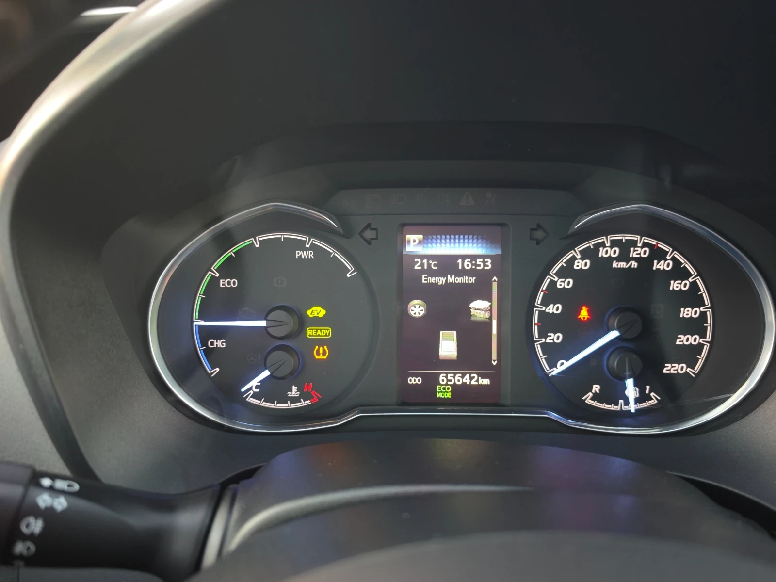 Toyota Yaris 1.5i Hybrid , снимка 9 - Автомобили и джипове - 56298381
