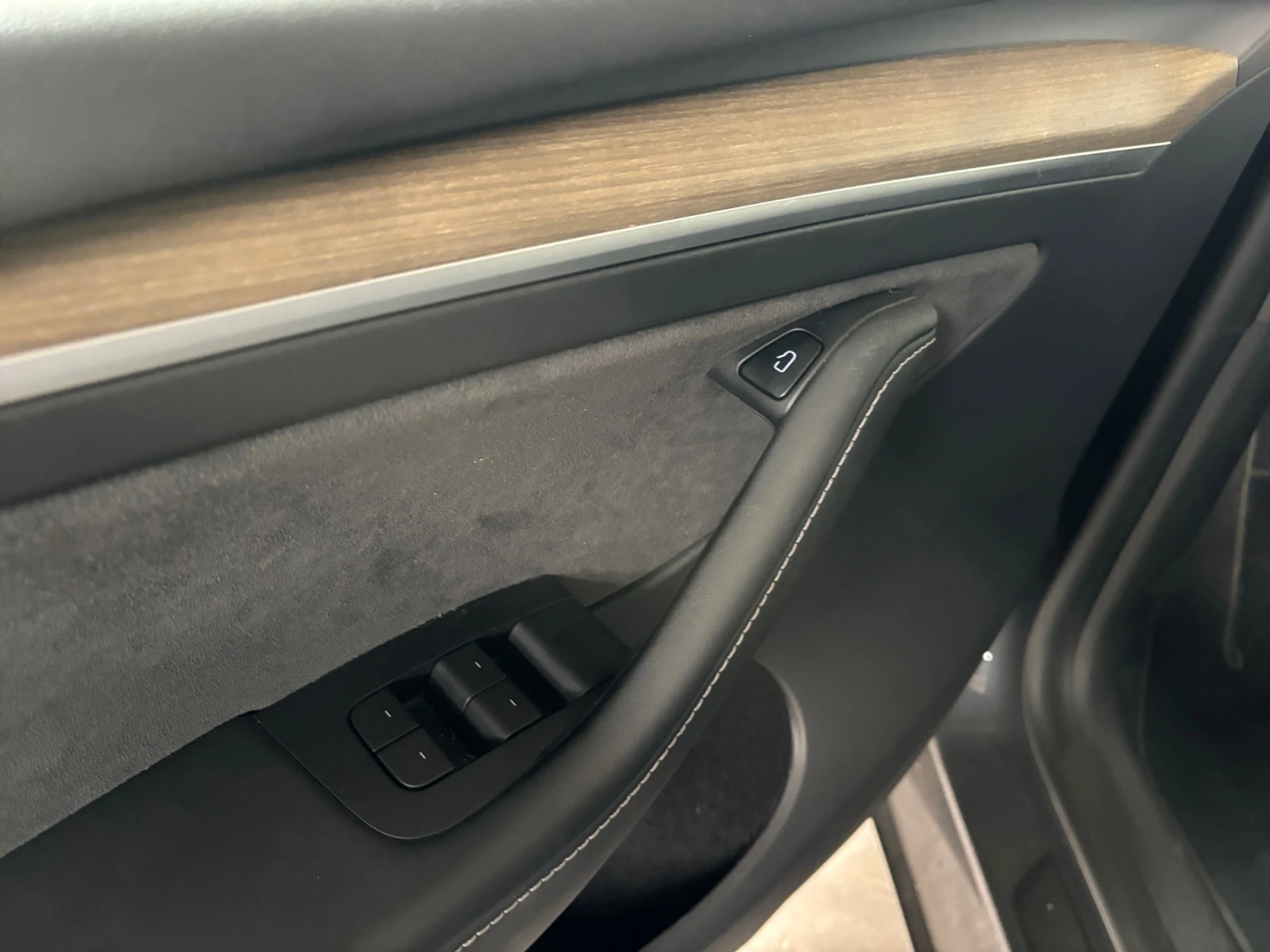 Tesla Model Y Standard Range 60 kWh Leather Navi LED , снимка 15 - Автомобили и джипове - 56369356