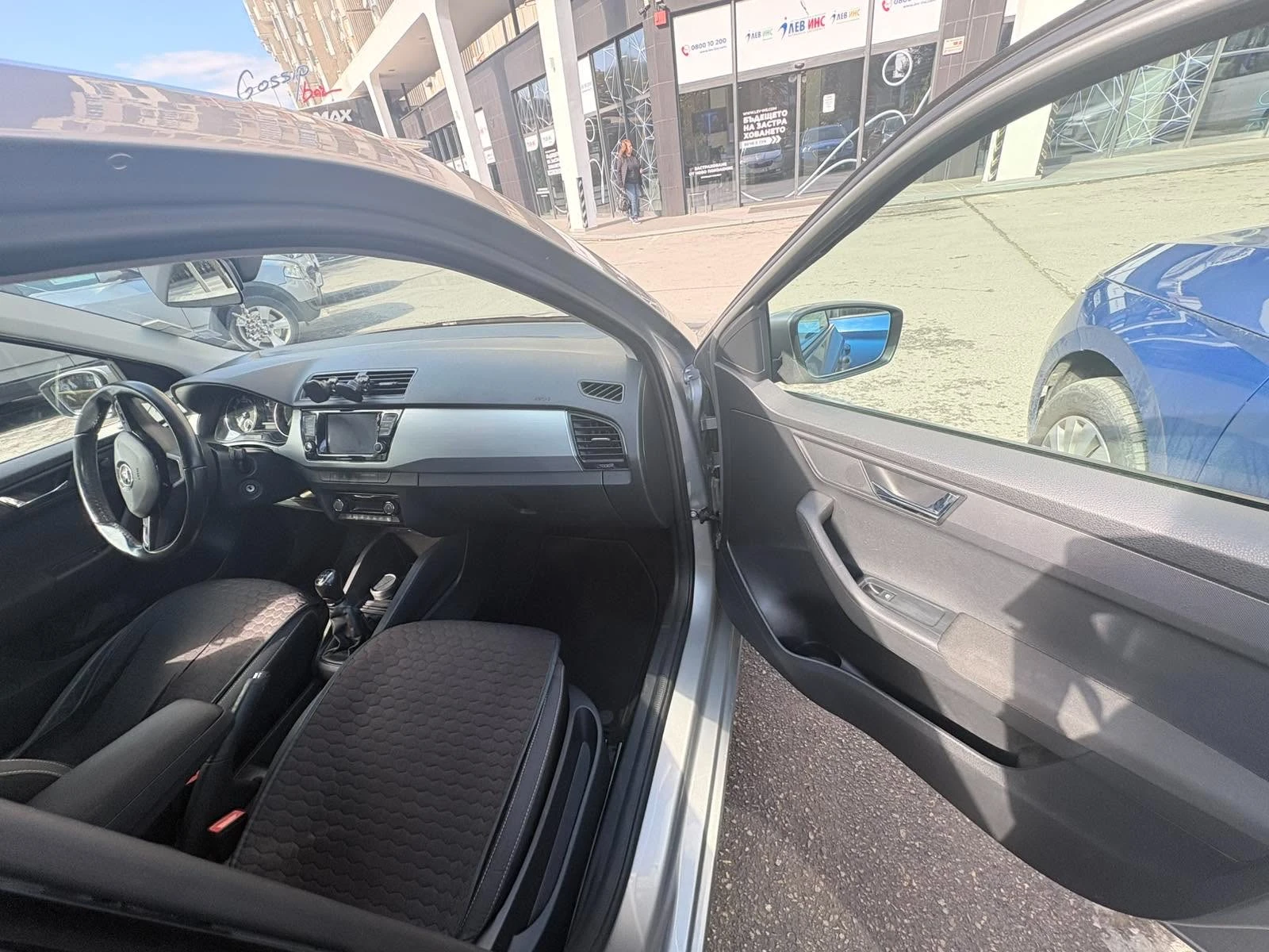 Skoda Fabia 1.0 MPI, снимка 13 - Автомобили и джипове - 56605145