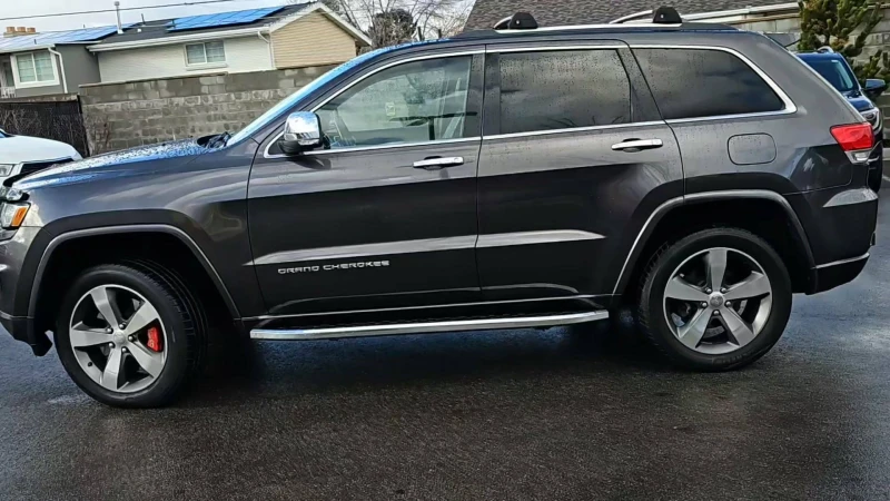 Jeep Grand cherokee Overland* PANO* , снимка 1 - Автомобили и джипове - 48954696