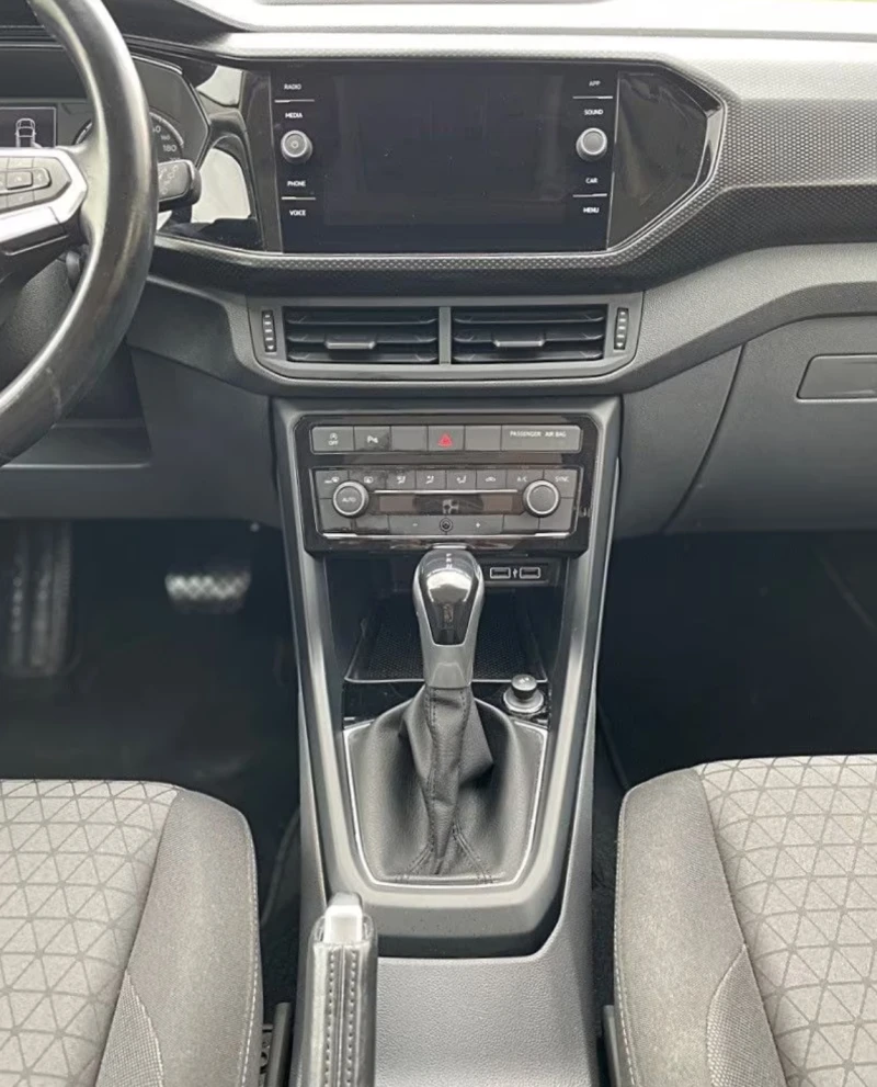 VW T-Cross 1. 0 TSI DSG, снимка 6 - Автомобили и джипове - 52642178
