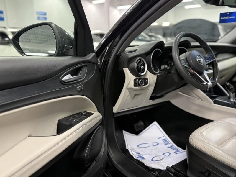 Alfa Romeo Stelvio ПАМЕТ* ПАНОРАМА* KEYLESS* , снимка 10 - Автомобили и джипове - 53362925