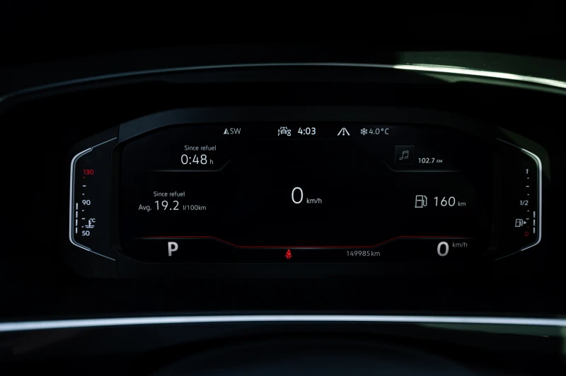 VW Tiguan R-Line 4Motion, снимка 11 - Автомобили и джипове - 53380544