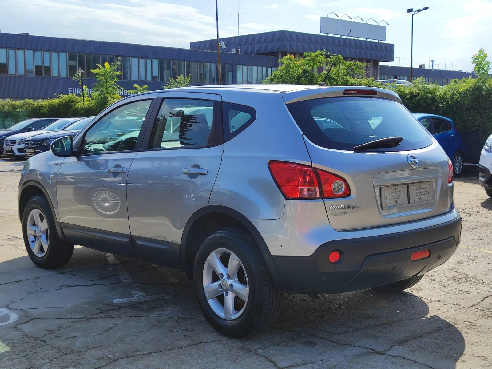 Nissan Qashqai 2.0i  - изображение 7