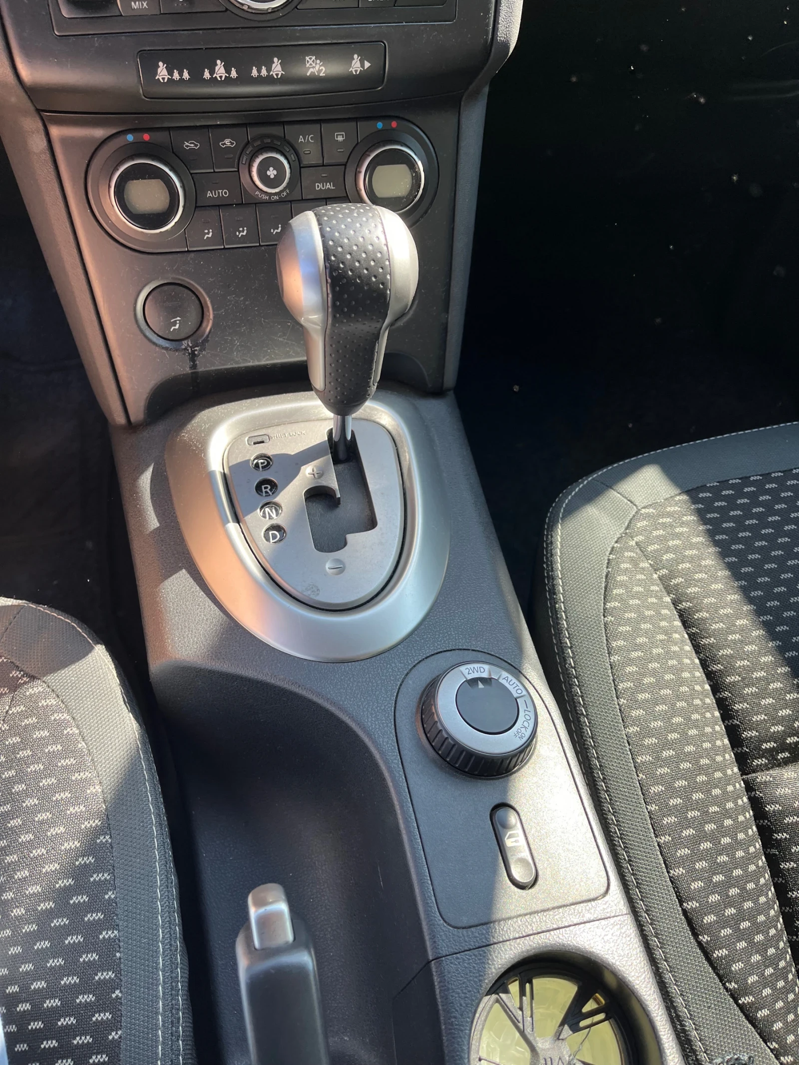 Nissan Qashqai Джип 2.0 Дизел 4х4 150 коня автомат  - изображение 10