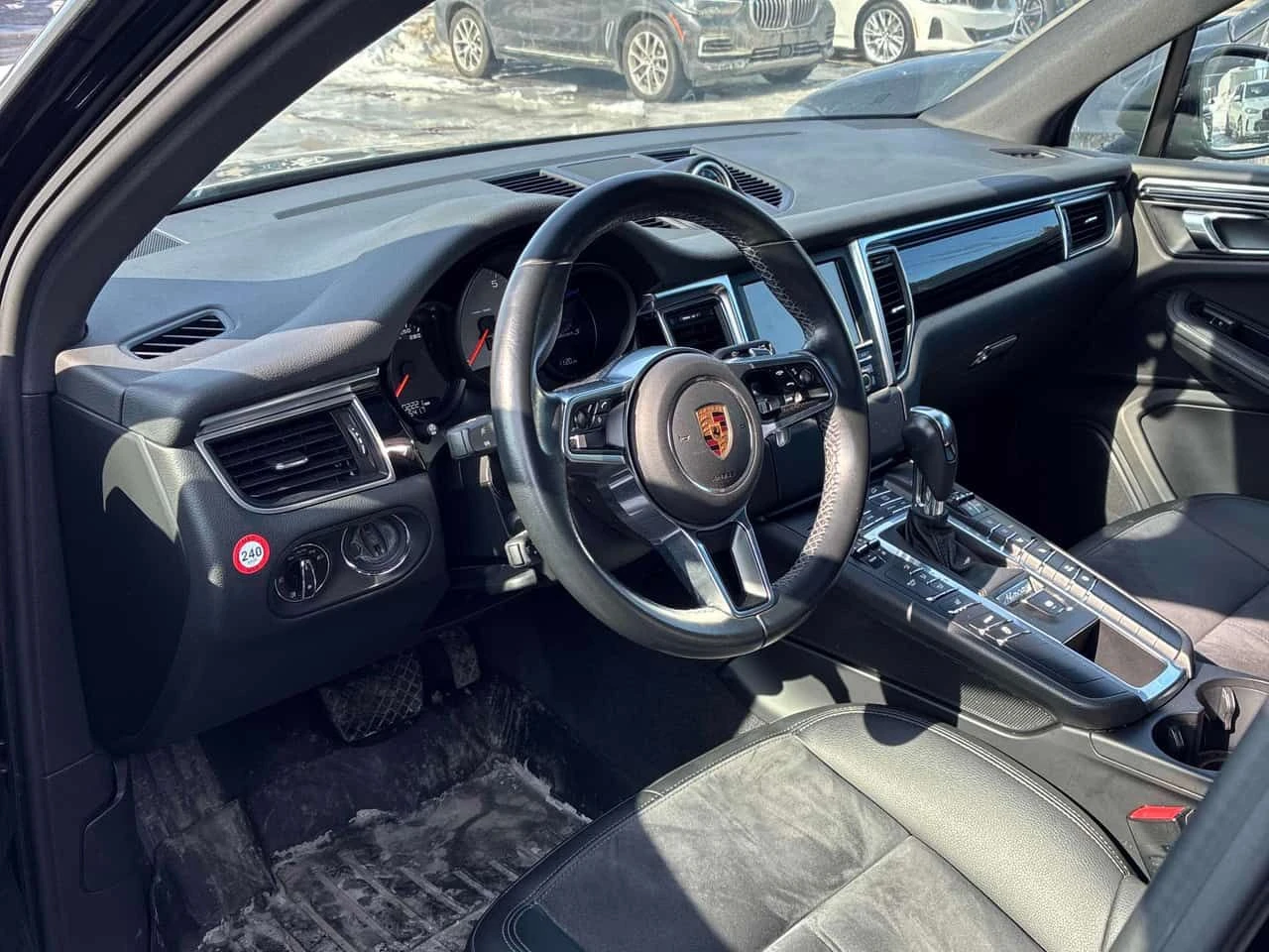 Porsche Macan * S * ПАНОРАМА* ПОДГРЕВИ* ОБДУХВАНЕ* , снимка 5 - Автомобили и джипове - 53760502