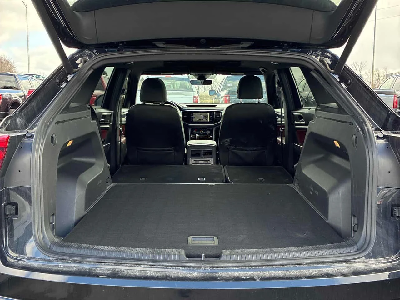 VW Atlas R line/Execline/CARFAX /Подгрев/Обдух/Клип, снимка 10 - Автомобили и джипове - 53831981