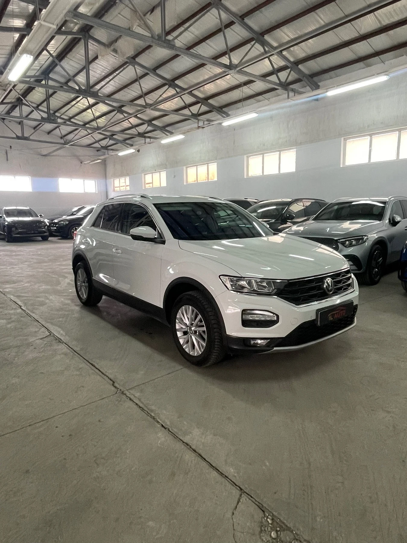 VW T-Roc 1.5/TSI/DSG/digital/камера/теглич/обслужена/, снимка 2 - Автомобили и джипове - 53892034
