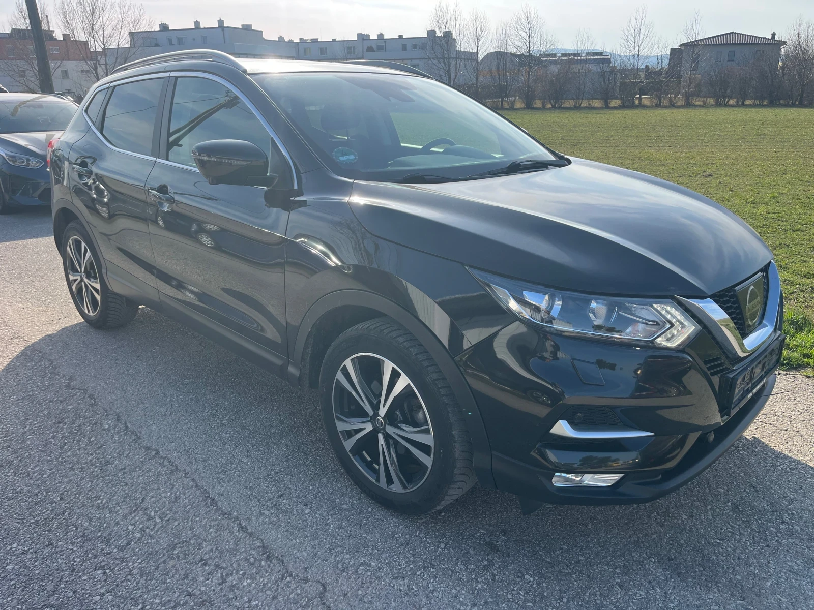 Nissan Qashqai N-Connecta Automatik Panorama, снимка 2 - Автомобили и джипове - 54148880