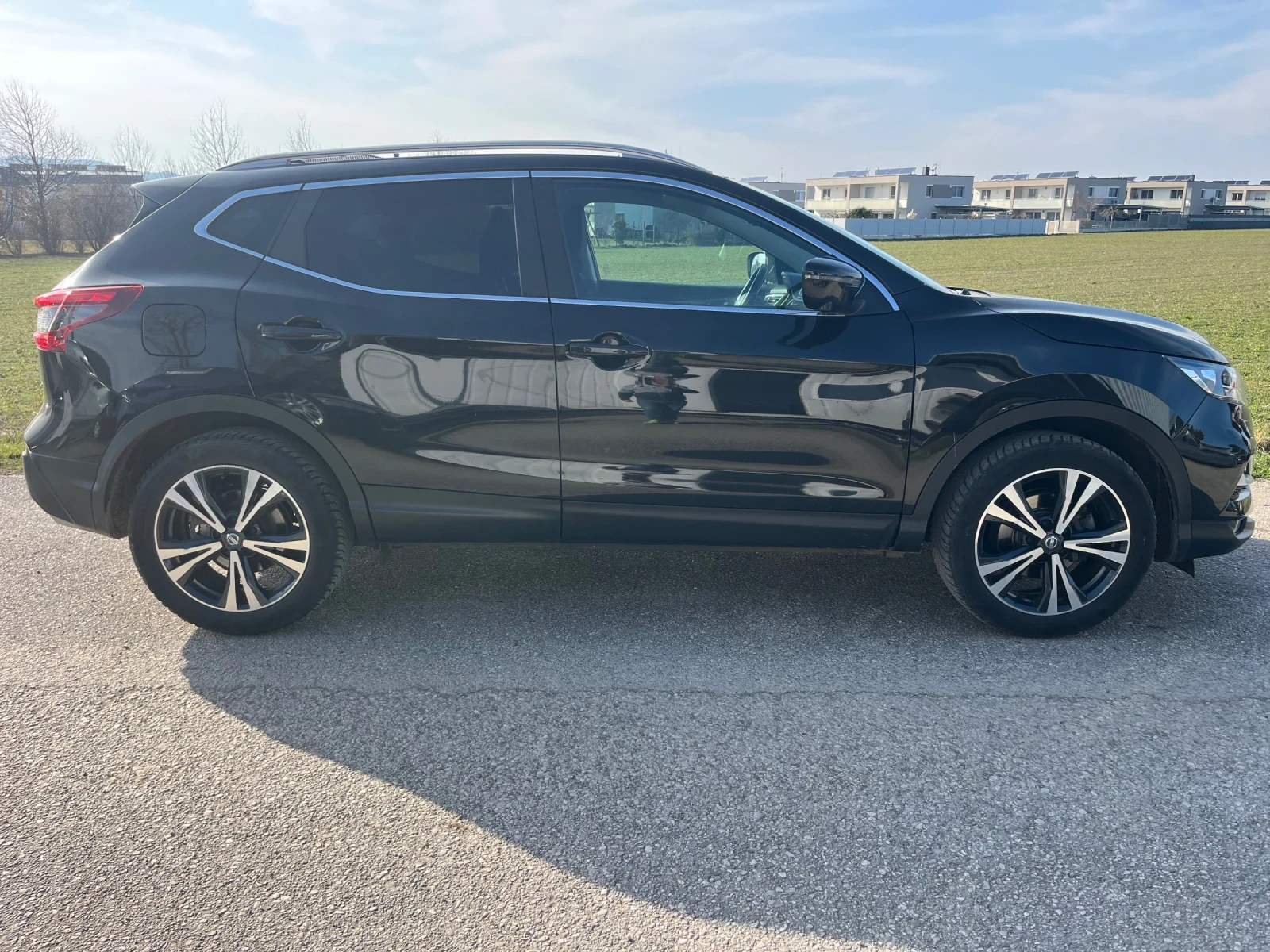 Nissan Qashqai N-Connecta Automatik Panorama, снимка 3 - Автомобили и джипове - 54148880