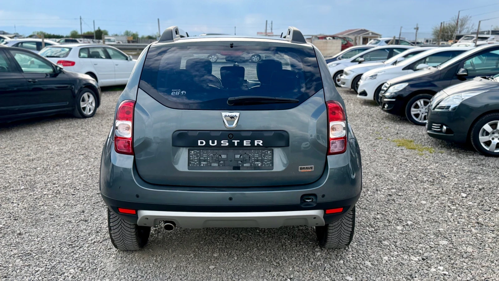 Dacia Duster 1.6 GPL * LAUREATE * EURO6B * NAVi * KAMERA, снимка 5 - Автомобили и джипове - 54260336