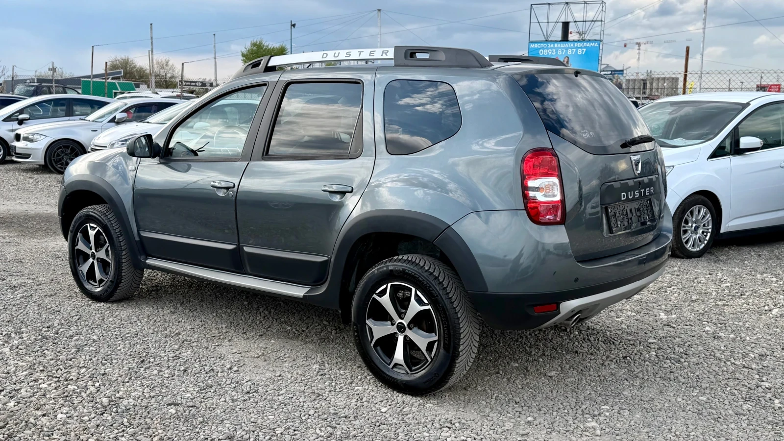 Dacia Duster 1.6 GPL * LAUREATE * EURO6B * NAVi * KAMERA, снимка 6 - Автомобили и джипове - 54260336