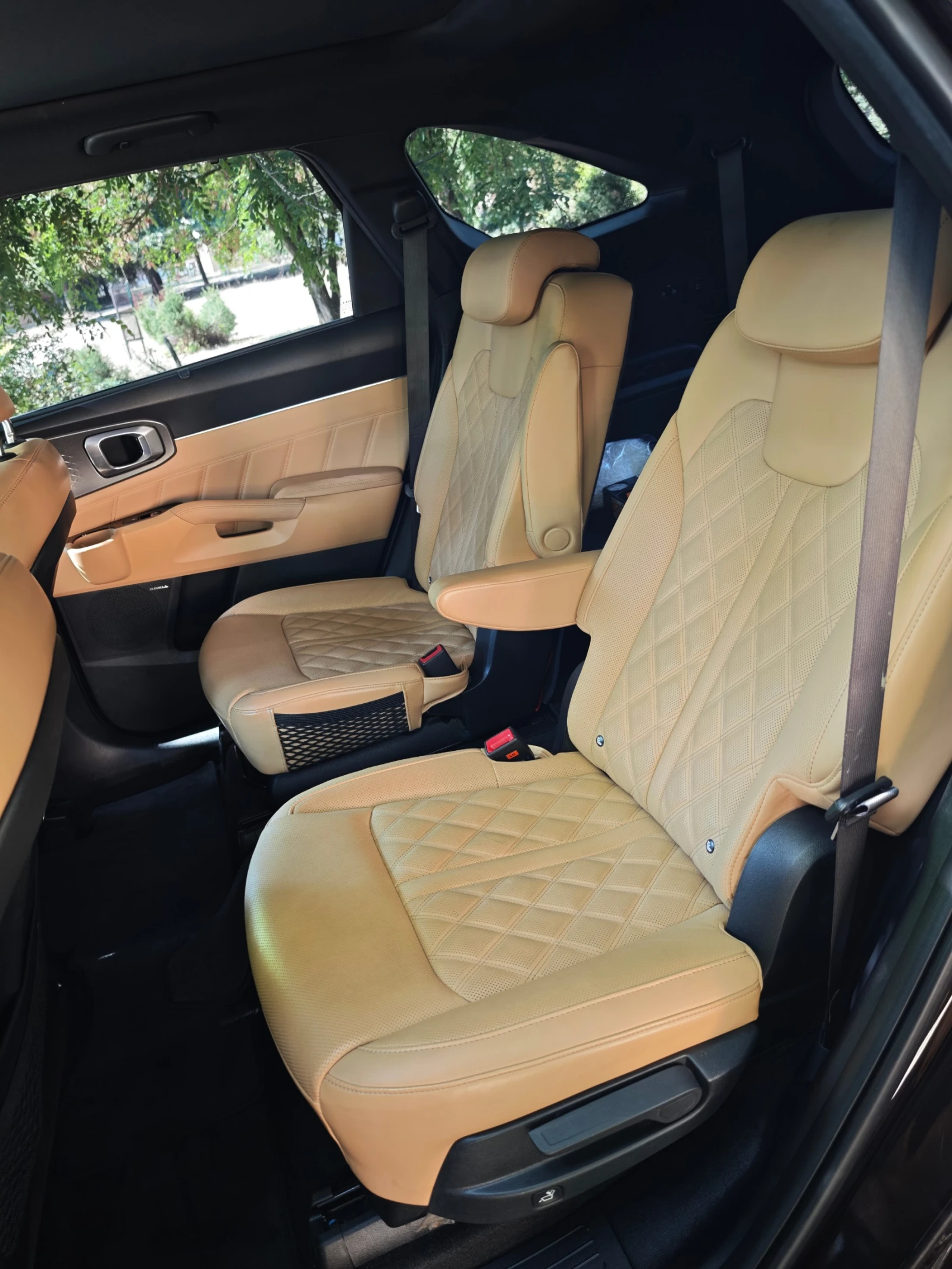 Kia Sorento 2.2 (5+ 1), снимка 16 - Автомобили и джипове - 56194608