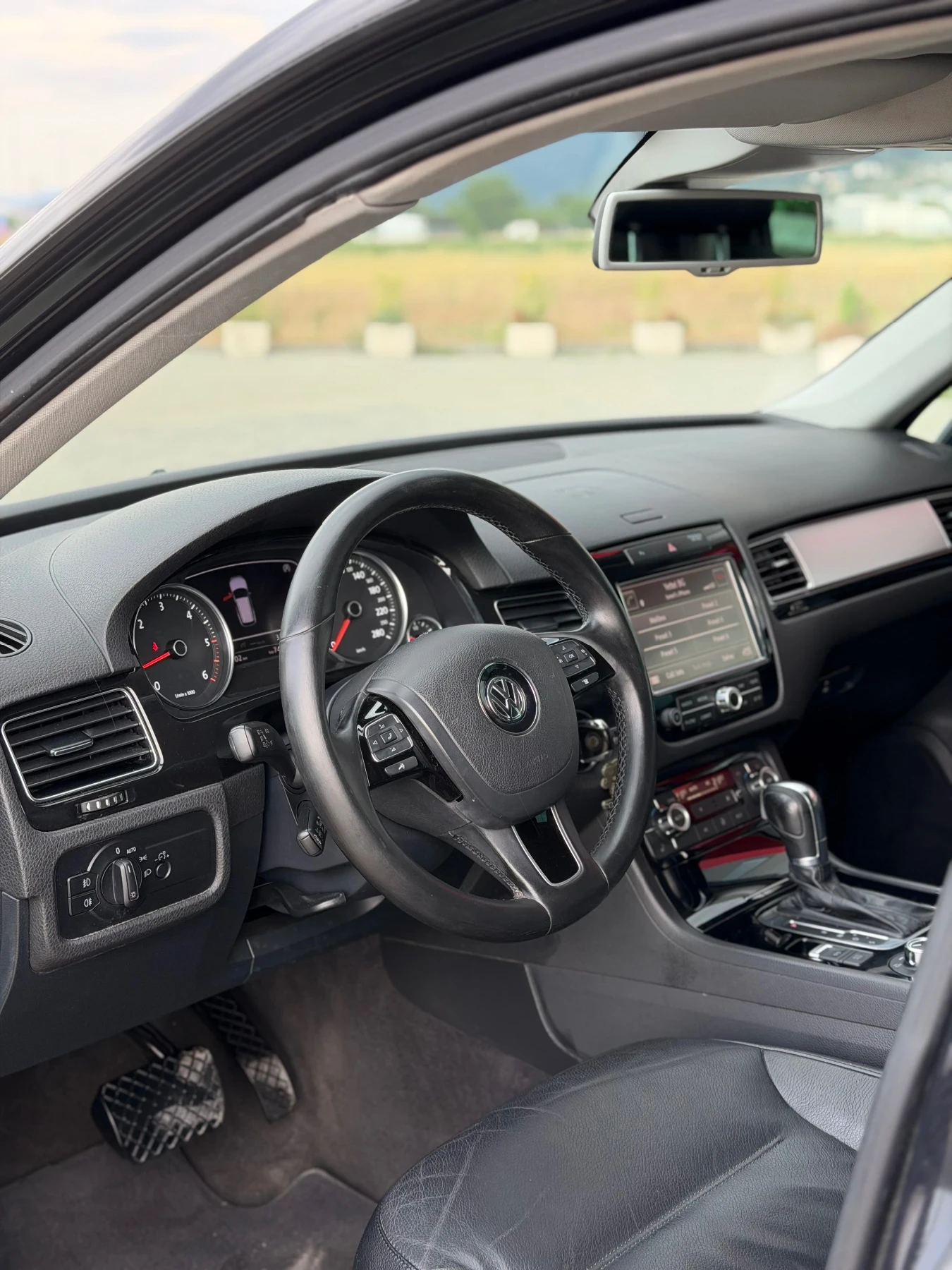 VW Touareg 3.0 245 ОБСЛУЖЕН , снимка 5 - Автомобили и джипове - 55046562