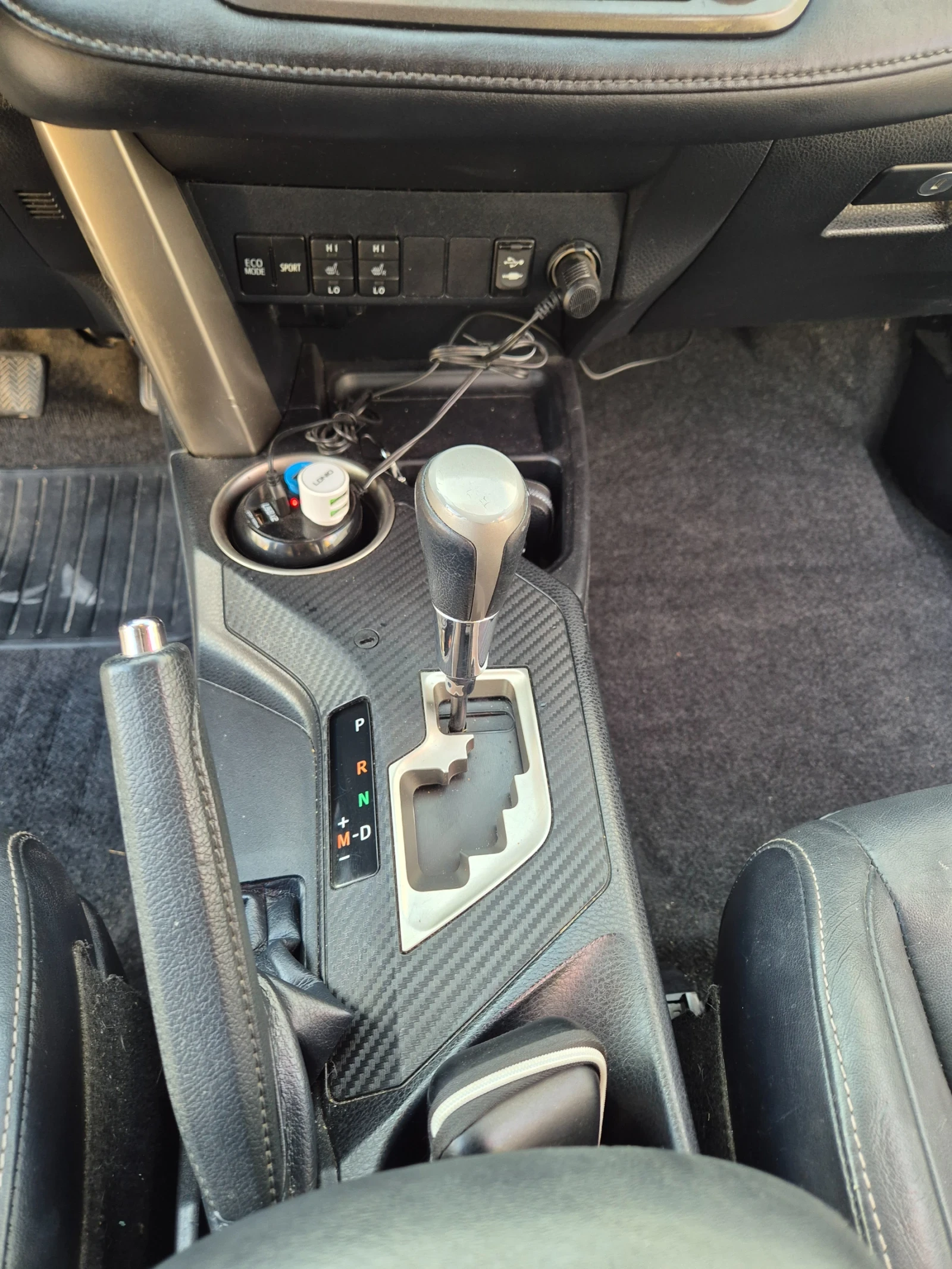 Toyota Rav4 D CAT, снимка 12 - Автомобили и джипове - 56558432