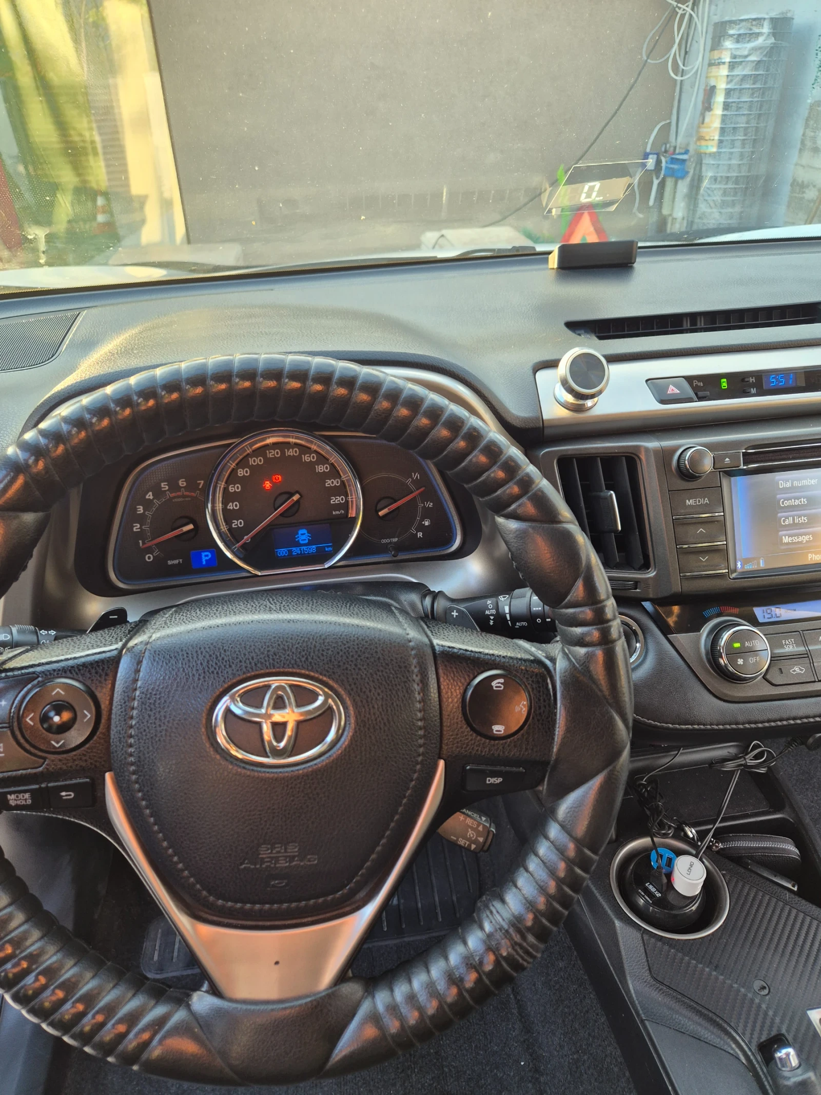 Toyota Rav4 D CAT, снимка 9 - Автомобили и джипове - 56558432