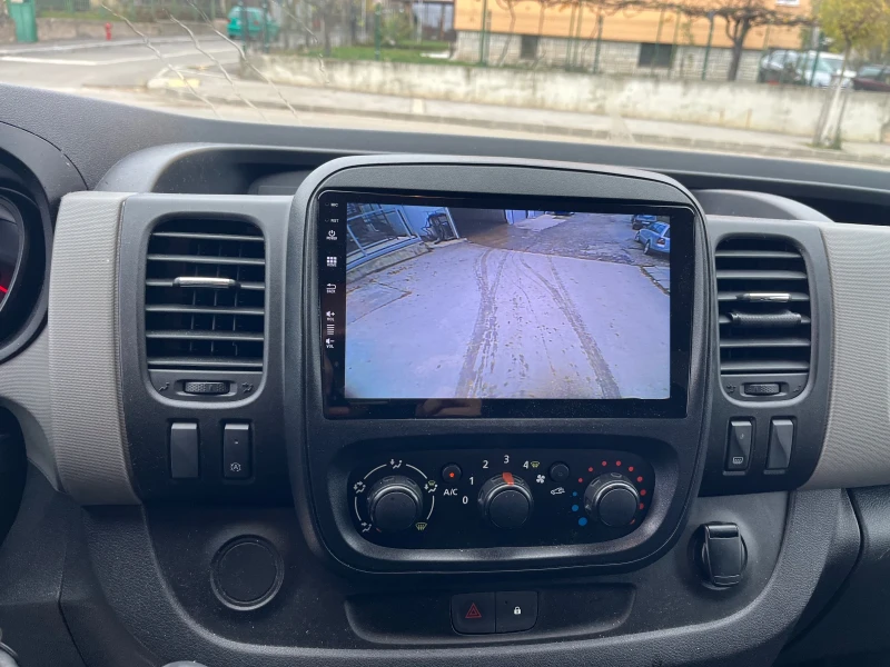 Renault Trafic 125 к.с.  Реални километри Австрия, снимка 11 - Бусове и автобуси - 52311254