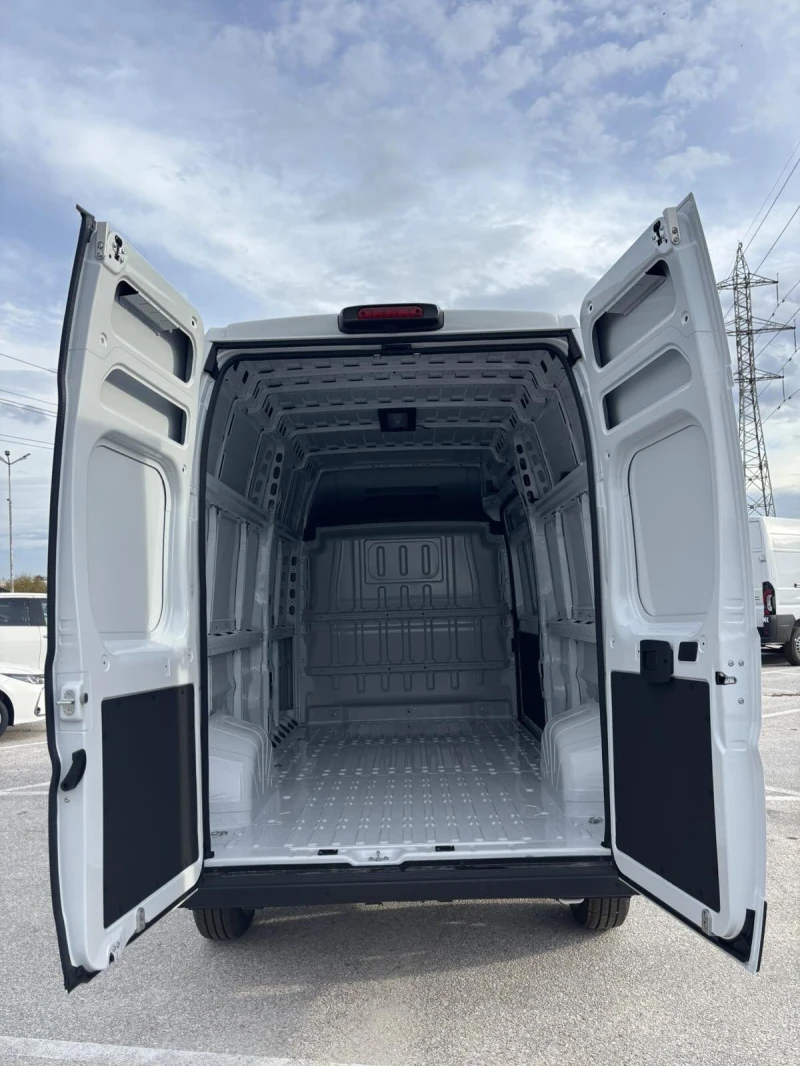 Toyota Proace MAX L3H3 Panel Van BEV Optimal, снимка 6 - Бусове и автобуси - 52479148