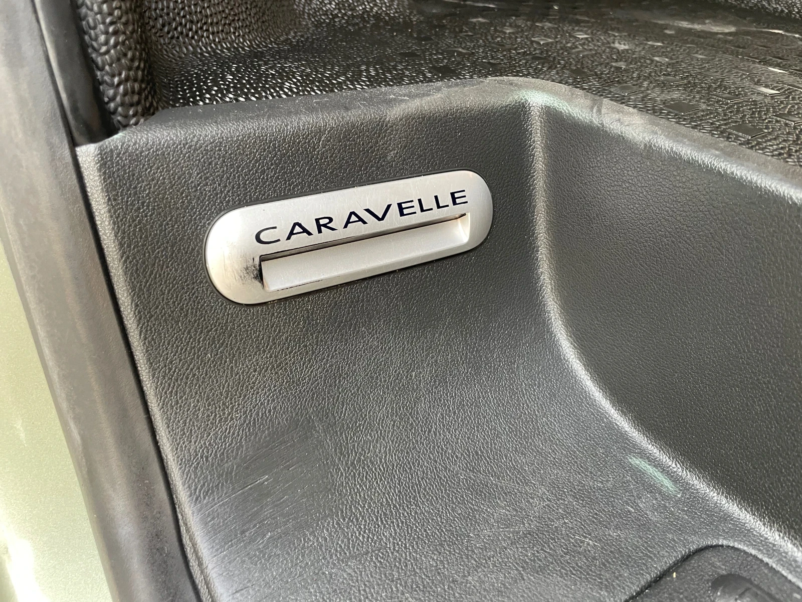 VW Caravelle 2.5TDI/LONG/НАВИ/ПАРКТРОНИК/ТЕМПОМАТ/ПДГРЕВ, снимка 7 - Бусове и автобуси - 55805850