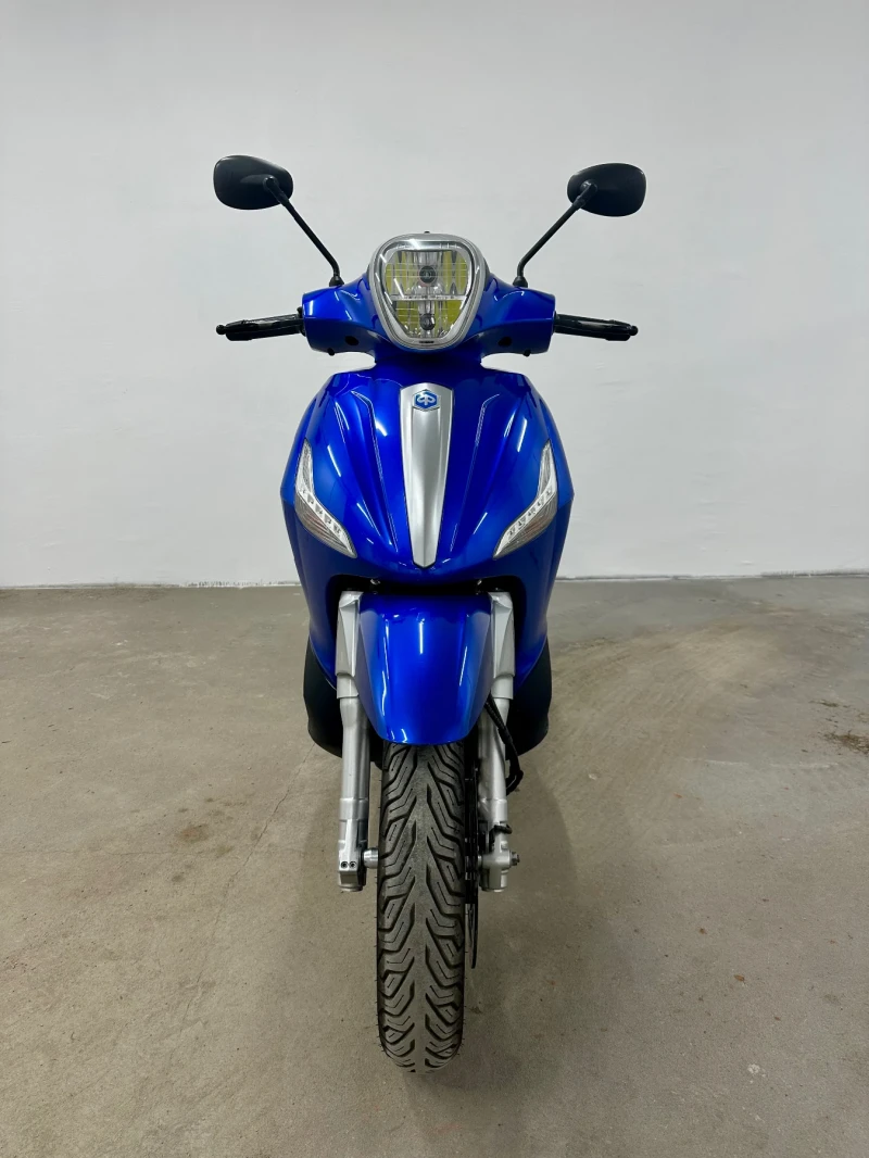 Piaggio Beverly ABS/ASR/LED, снимка 2 - Мотоциклети и мототехника - 52645651