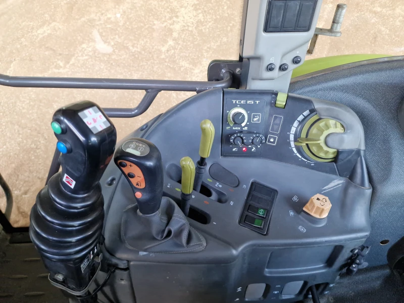 Трактор Claas ARES 557 ATX, снимка 8 - Селскостопанска техника - 51127389