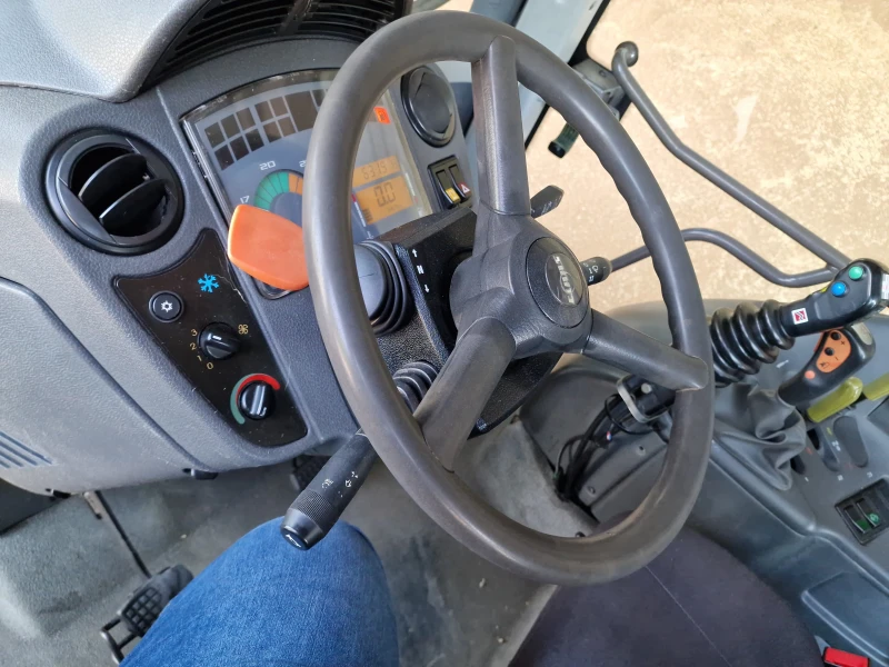 Трактор Claas ARES 557 ATX, снимка 12 - Селскостопанска техника - 51127389