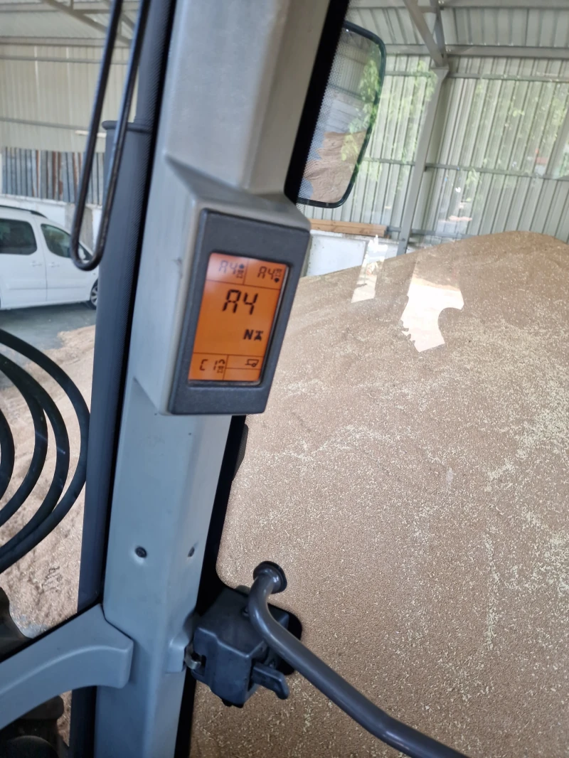 Трактор Claas ARES 557 ATX, снимка 10 - Селскостопанска техника - 51127389